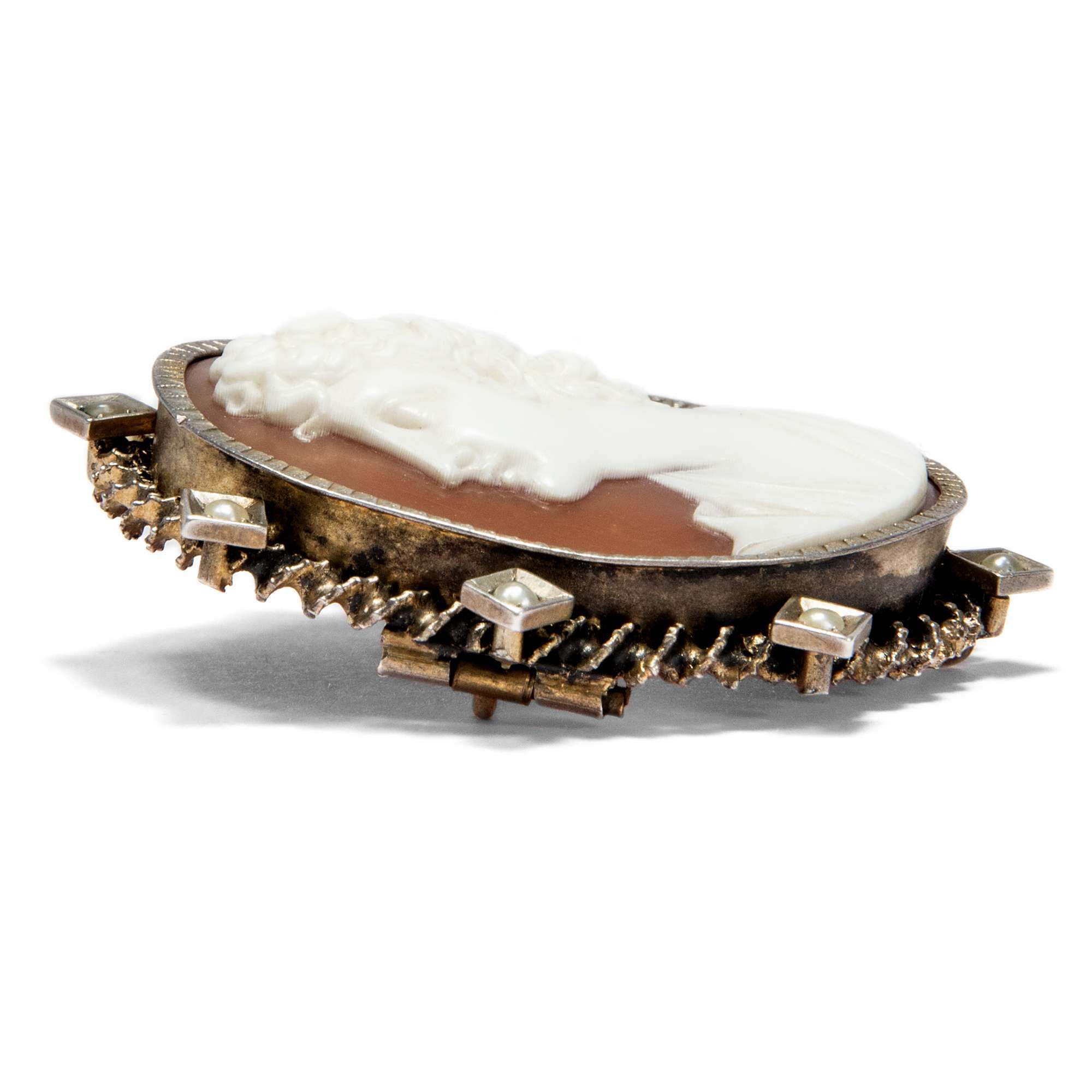 598433-hofer-antikschmuck-Antike-Brosche-mit-Mus_1