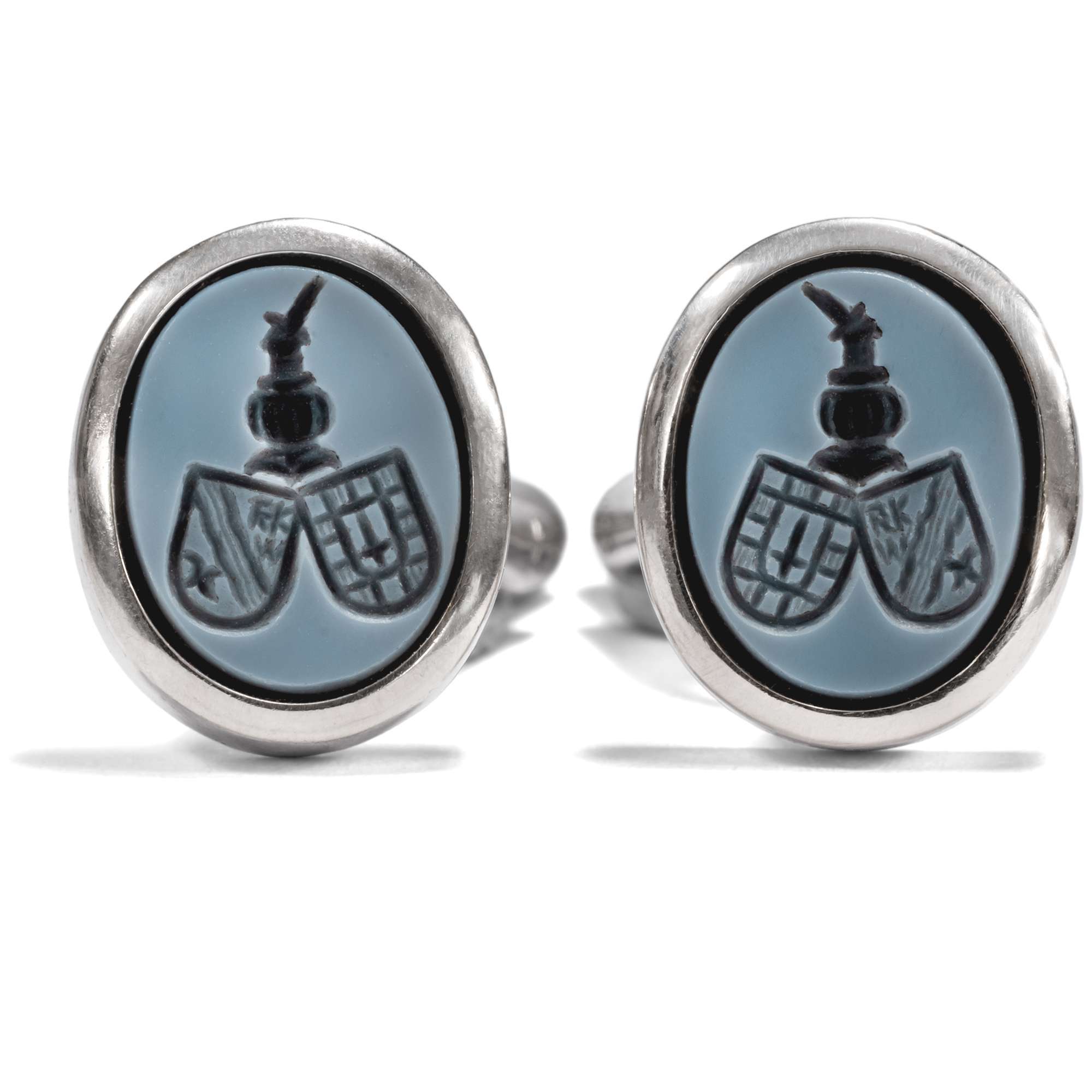 602220-hofer-antikschmuck-Vintage-Manschettenknoepfe-mit-Wappengravur-in-Weissgold-um-2000-Noblesse-oblige