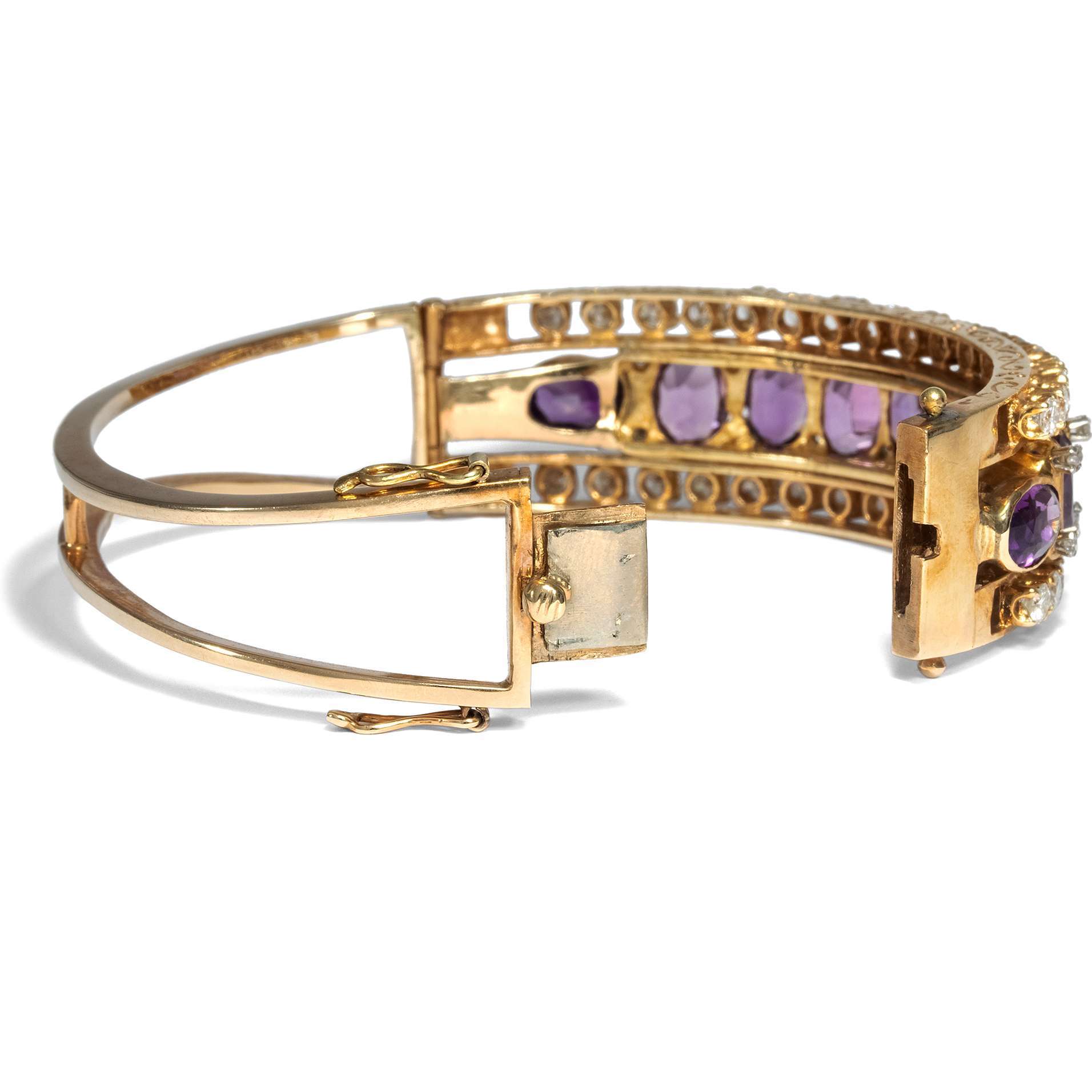 610320-hofer-antikschmuck-Kostbares-vintage-Armreif-mit-Amethysten-und-Diamanten-um-1970-Kraft-der-Farben_3