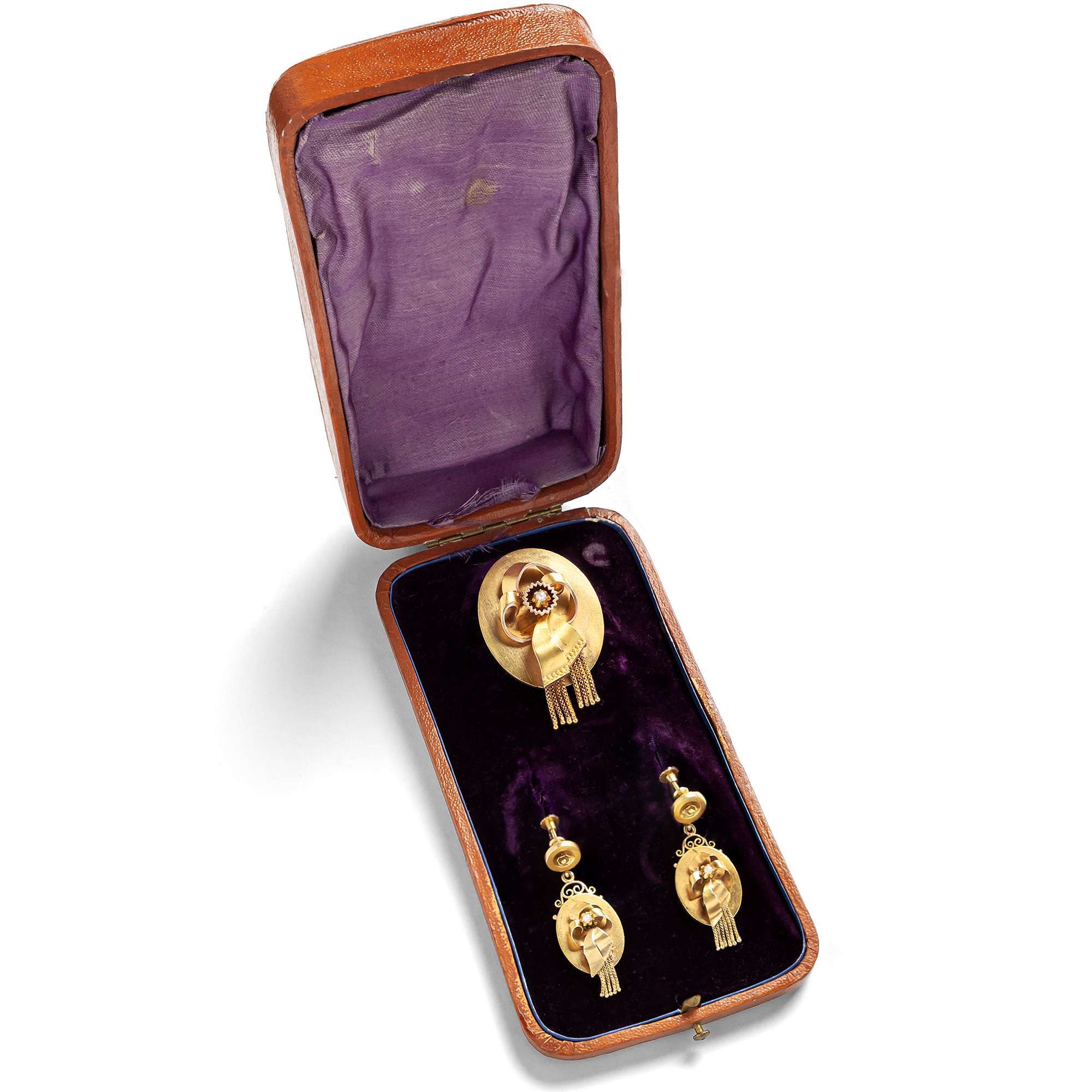 619261-hofer-antikschmuck-Antikes-Paar-Ohrhaenger-des-Realismus-in-Gold-und-Perlen-um-1870-Realistische-Schleifen_8