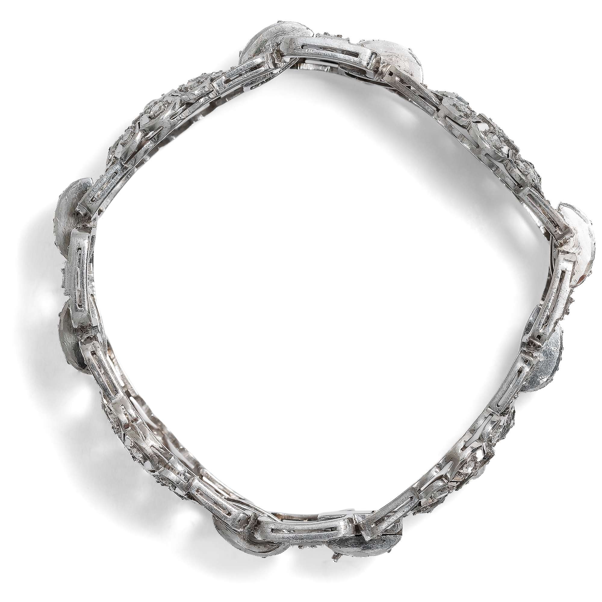 619531-hofer-antikschmuck-Prachtvolles-Diamant-Armband-des-Art-Deco-mit-7-82-ct-Diamanten-um-1940-Funkelnder-Gruss-aus-schwerer-Zeit_2