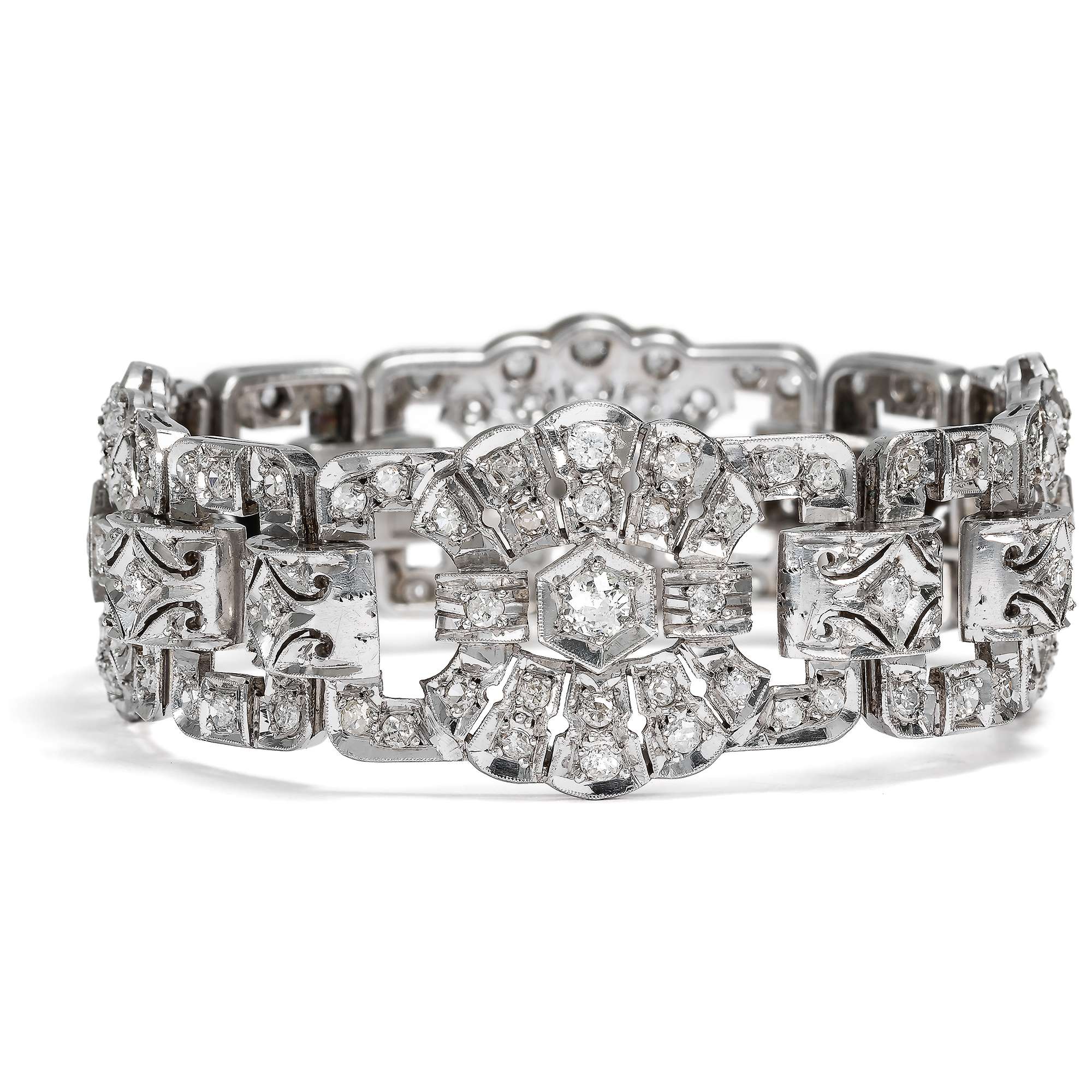619531-hofer-antikschmuck-Prachtvolles-Diamant-Armband-des-Art-Deco-mit-7-82-ct-Diamanten-um-1940-Funkelnder-Gruss-aus-schwerer-Zeit_4