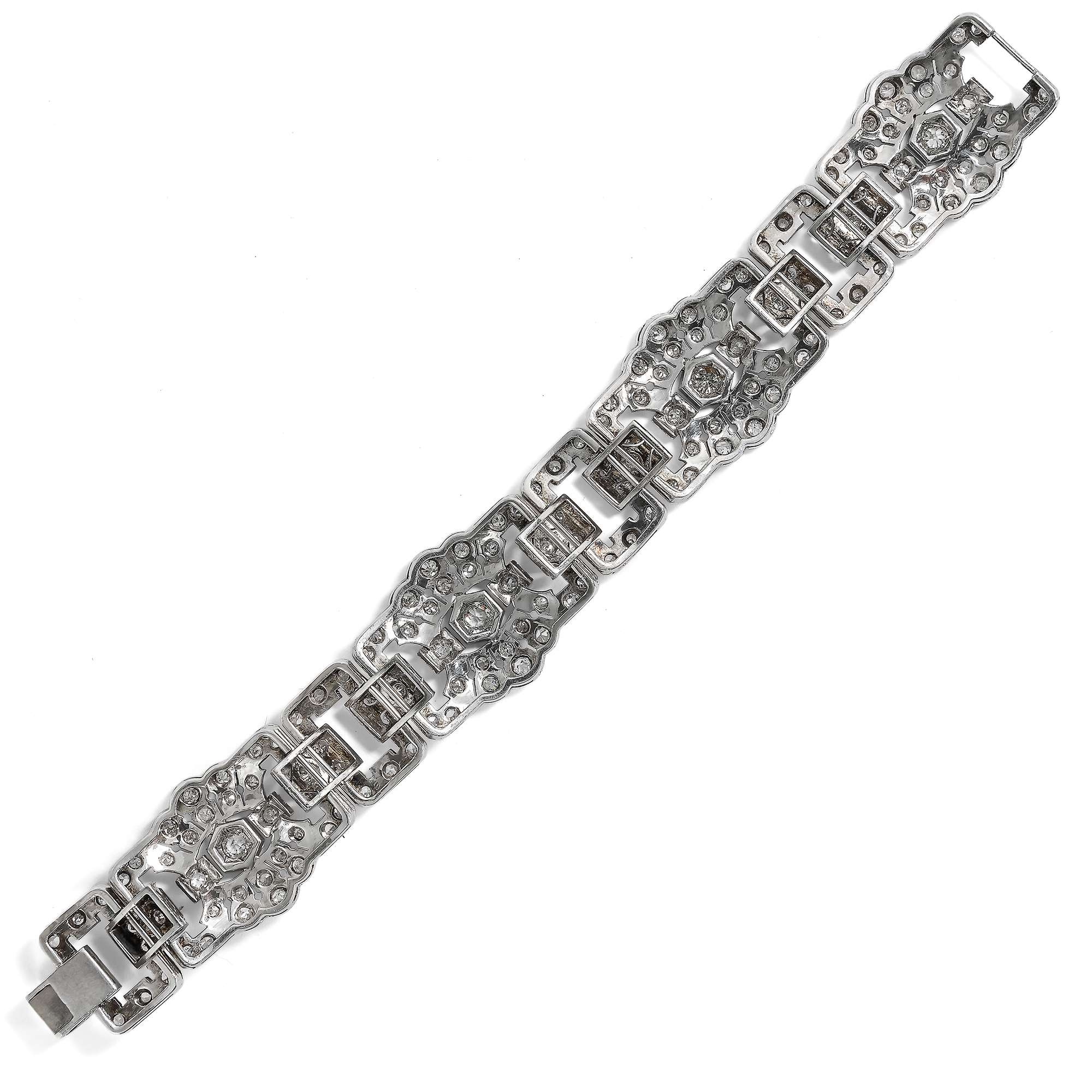 619531-hofer-antikschmuck-Prachtvolles-Diamant-Armband-des-Art-Deco-mit-7-82-ct-Diamanten-um-1940-Funkelnder-Gruss-aus-schwerer-Zeit_5