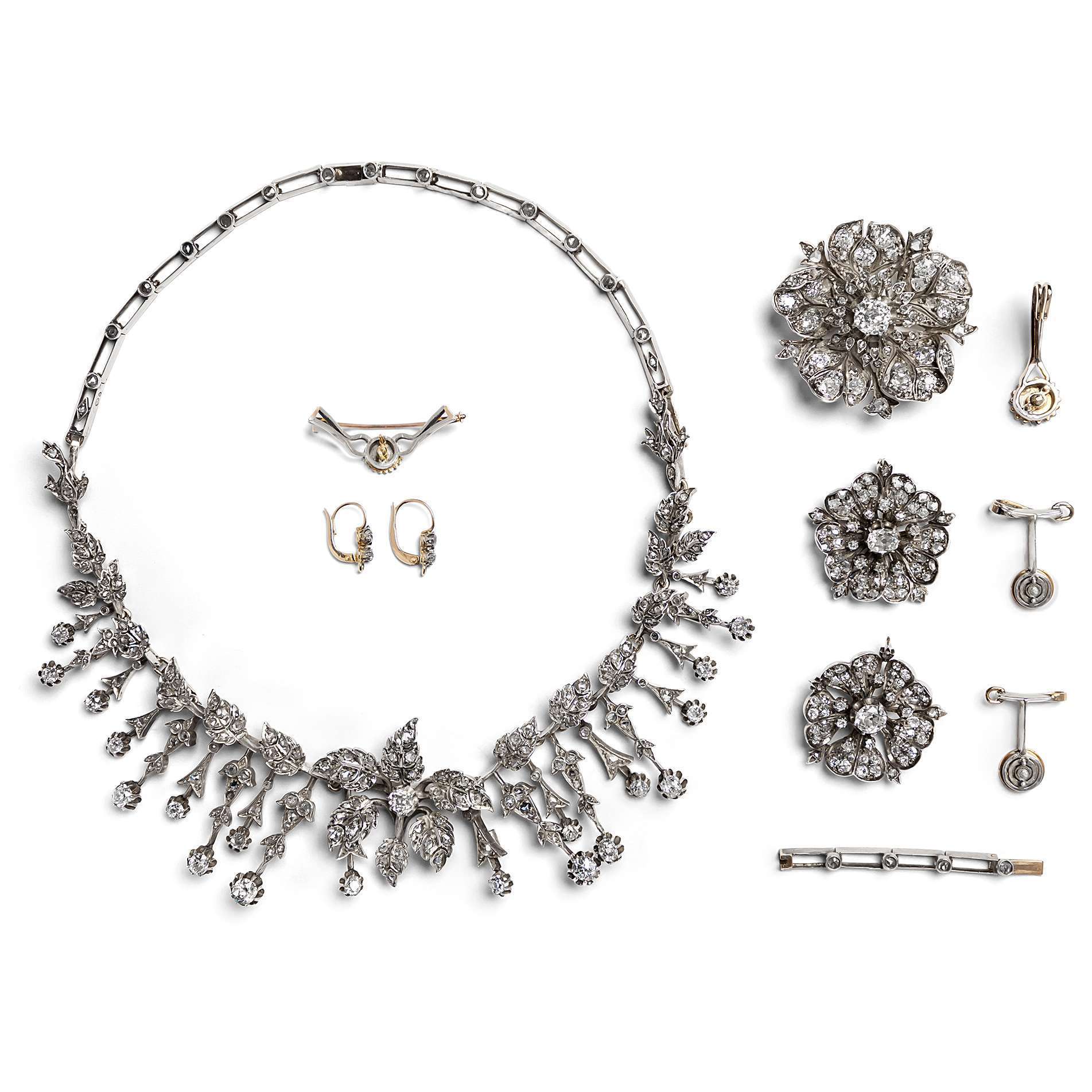 619705-hofer-antikschmuck-Wandelbares-antikes-Diadem-mit-Diamanten-in-Silber-um-1880-Im-Rosenhag_8