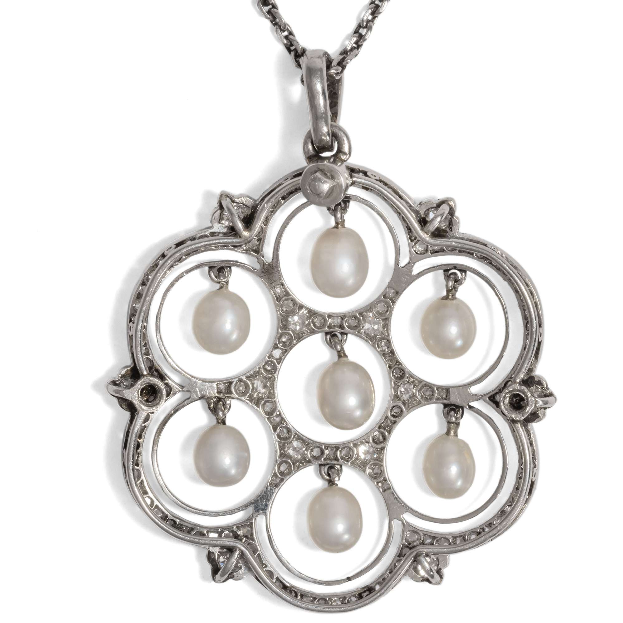 620492-hofer-antikschmuck-Kunstvoller-Platin-Anhaenger-mit-beweglichen-Naturperlen-um-1910-Modebericht-aus-Monte-Carlo_3