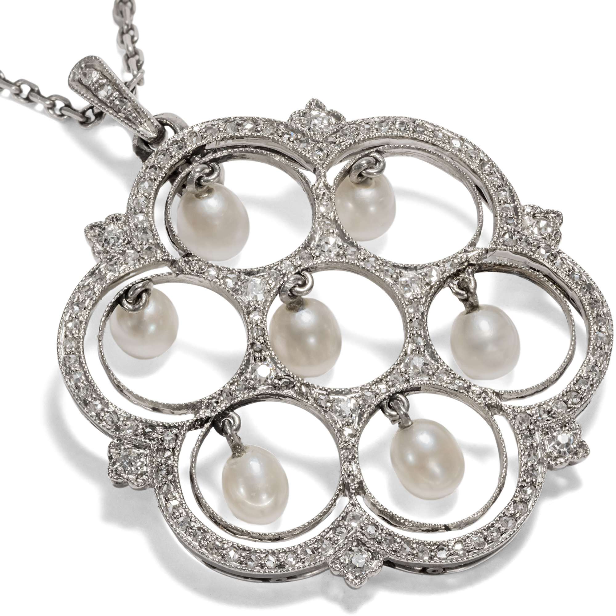 620492-hofer-antikschmuck-Kunstvoller-Platin-Anhaenger-mit-beweglichen-Naturperlen-um-1910-Modebericht-aus-Monte-Carlo_4