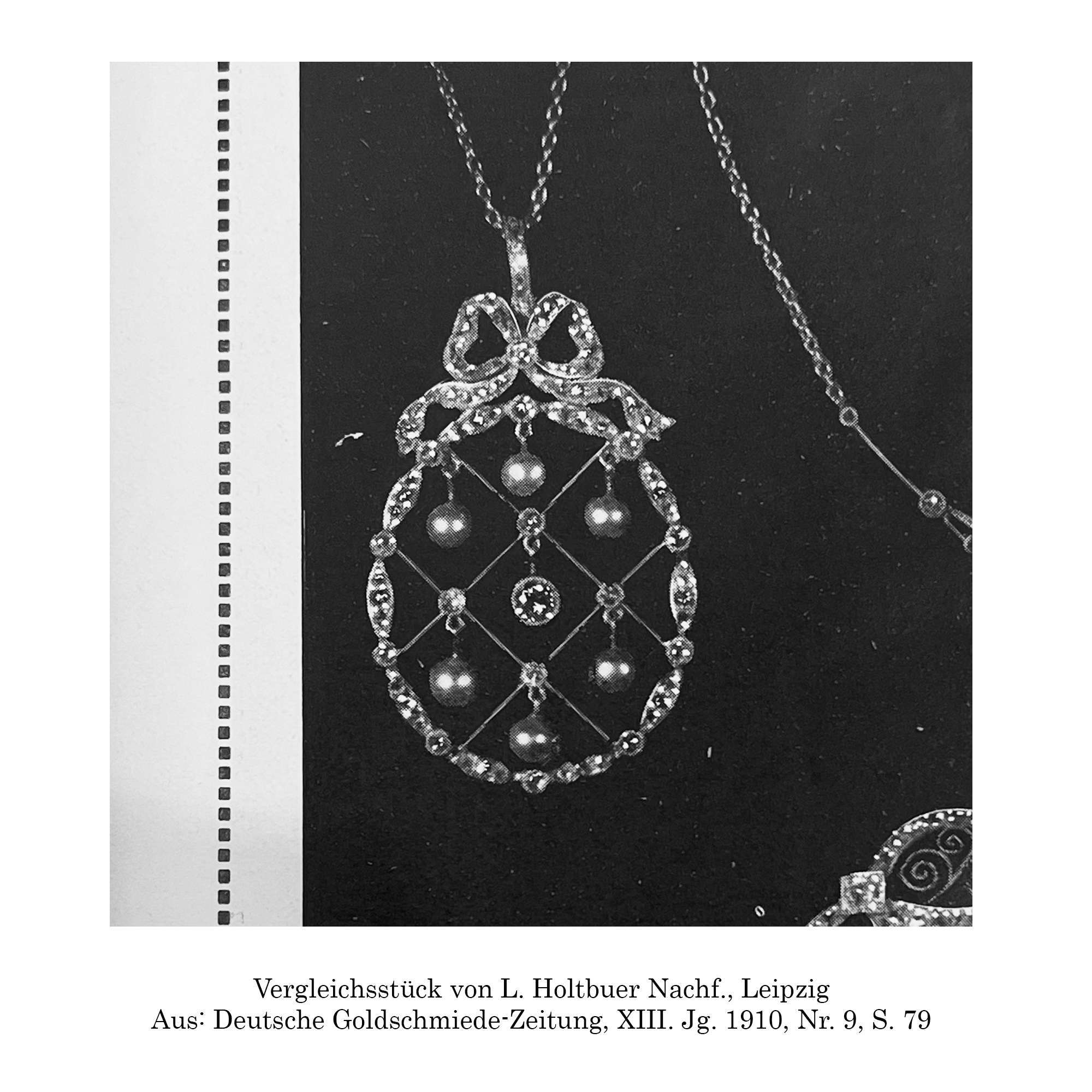 620492-hofer-antikschmuck-Kunstvoller-Platin-Anhaenger-mit-beweglichen-Naturperlen-um-1910