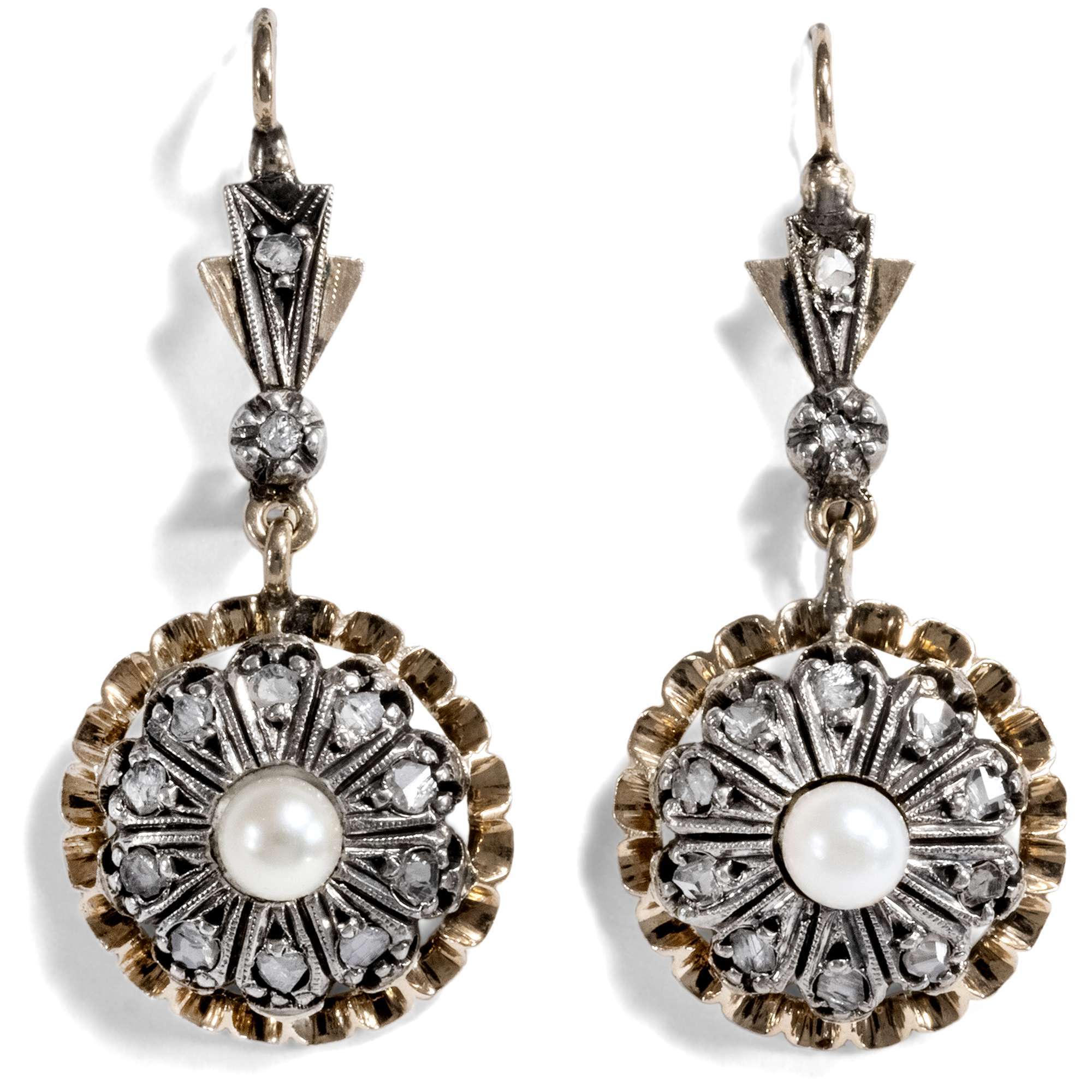 620962-hofer-antikschmuck-Auffallend-schoene-vintage-Ohrhaenger-mit-Perlen-und-Diamanten-in-Gold-und-Silber-um-1955-Vintage-Glamour