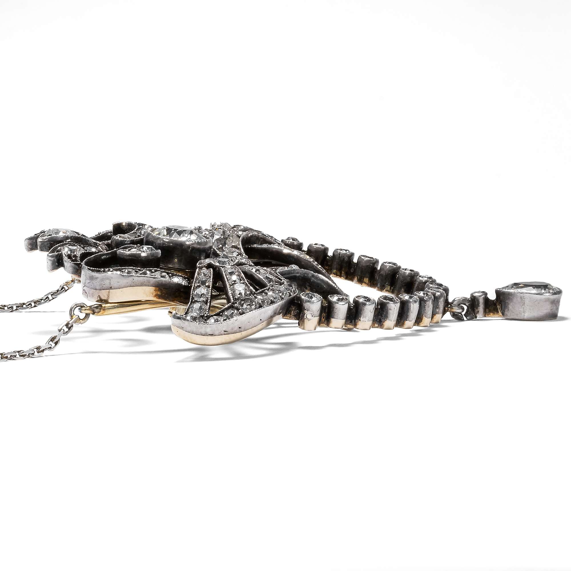 621817-hofer-antikschmuck-Prachtvolle-Anhaenger-Brosche-des-Jugendstil-mit-3-76-ct-Diamanten-Rudolf-Niklasch-Wien-um-1905-Auf-diamantenen-Schwingen_3
