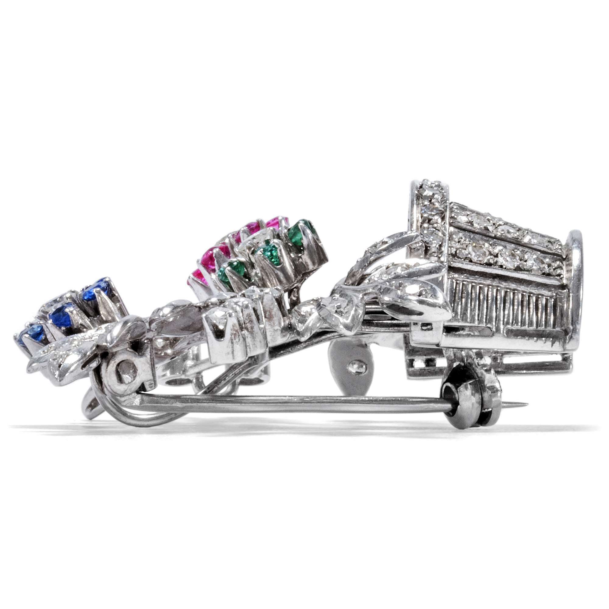 621985-hofer-antikschmuck-Edle-Weissgold-Brosche-mit-Rubine-Saphiren-Smaragden-und-Diamanten-um-1965-Blumige-Angelegenheit