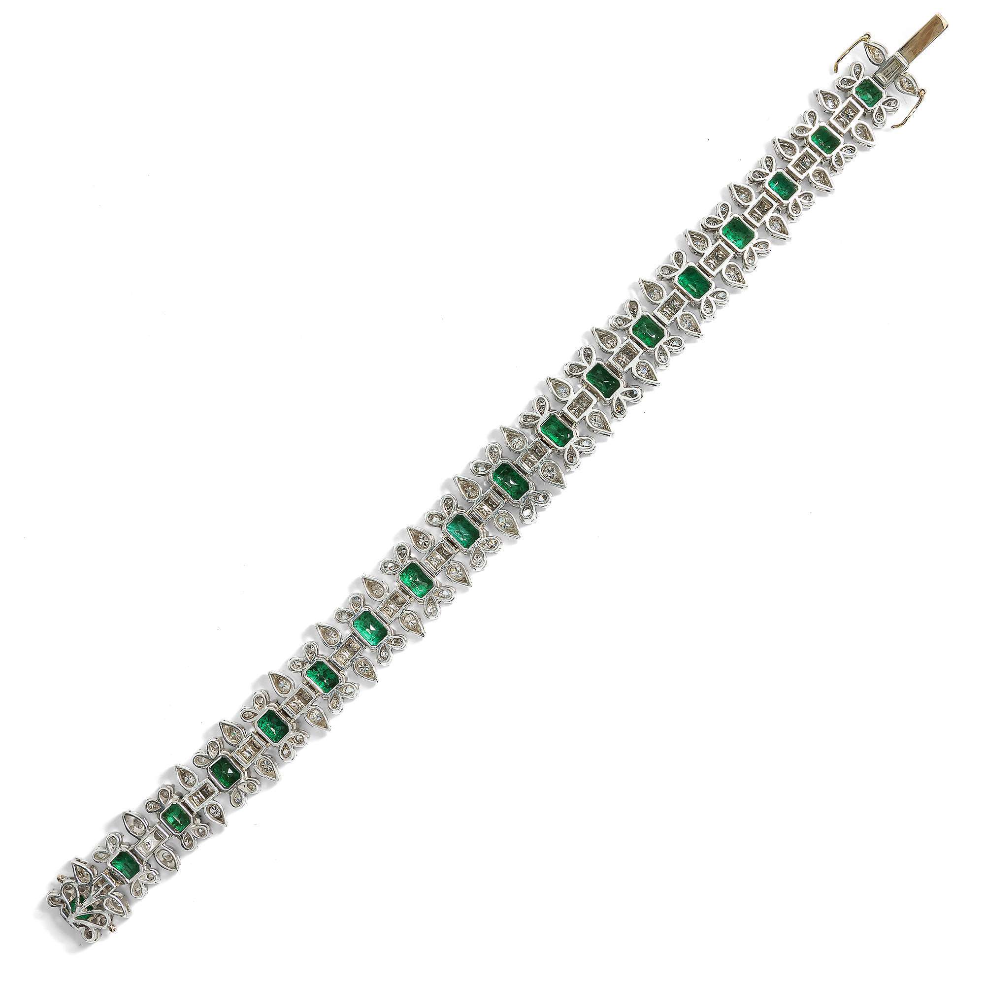 623293-hofer-antikschmuck-Glamouroeses-vintage-Armband-mit-Smaragd-und-6-48-ct-Diamanten-um-1965-Das-schoenste-Gruen_2