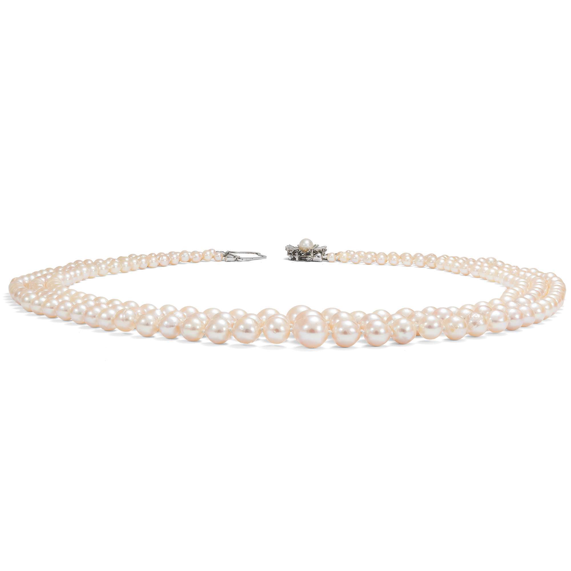 623919-hofer-antikschmuck-Vintage-Collier-aus-japanischen-Zuchtperlen-in-drei-Reihen-von-Schoeffel-Stuttgart-um-1965-Das-Geheimnis-der-Perlen