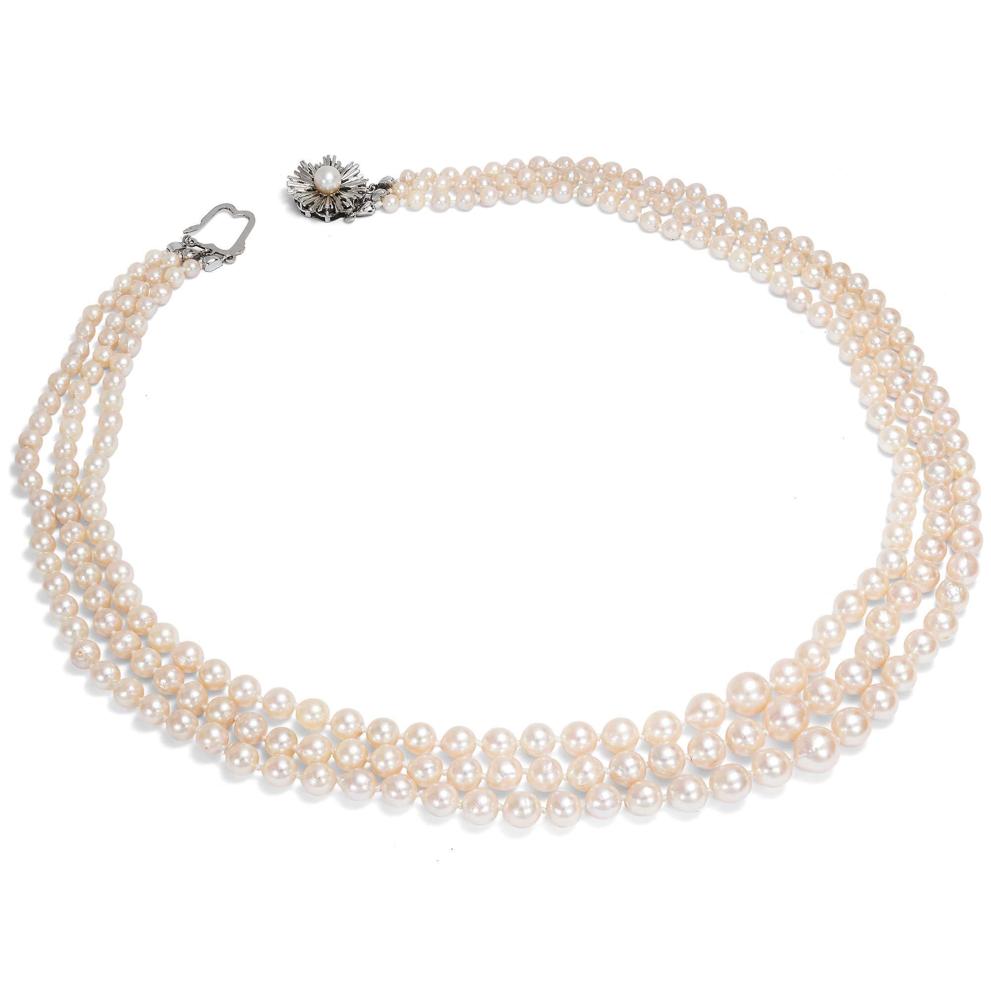 623919-hofer-antikschmuck-Vintage-Collier-aus-japanischen-Zuchtperlen-in-drei-Reihen-von-Schoeffel-Stuttgart-um-1965-Das-Geheimnis-der-Perlen_2