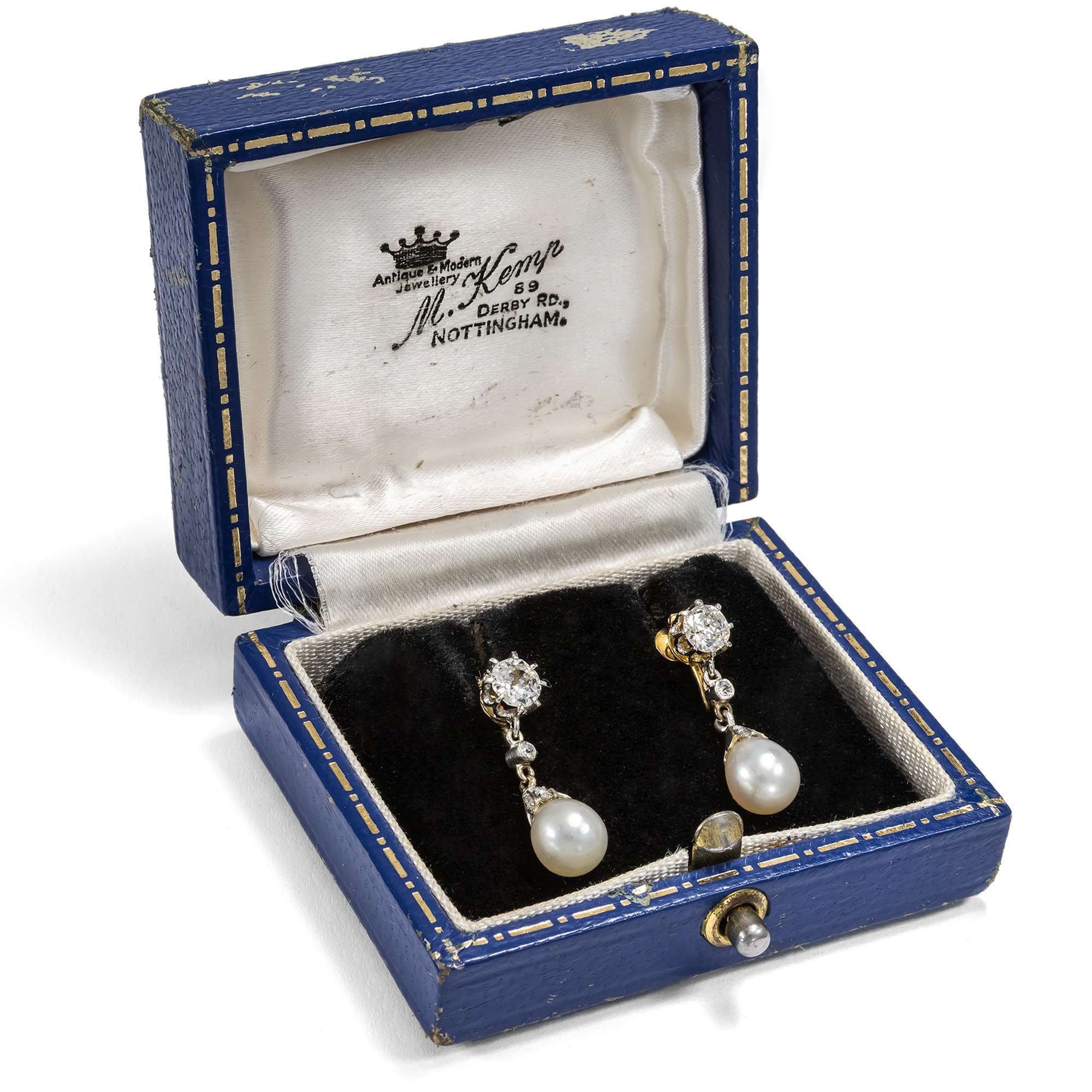 624180-hofer-antikschmuck-Kostbare-Ohrschrauben-mit-Orientperlen-und-Diamanten-in-Platin-und-Gold-um-1910-Elegante-Kombination_2