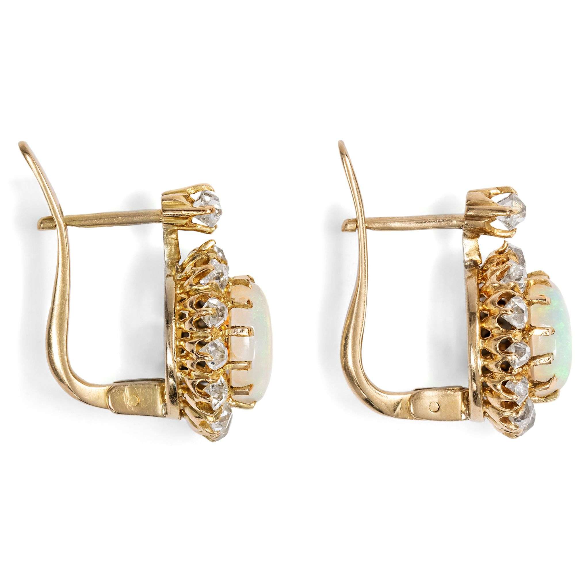 624269-hofer-antikschmuck-Antike-Ohrringe-mit-Opalen-und-Diamanten-in-Gold-um-1900-Vielfarbige-Schoenheiten