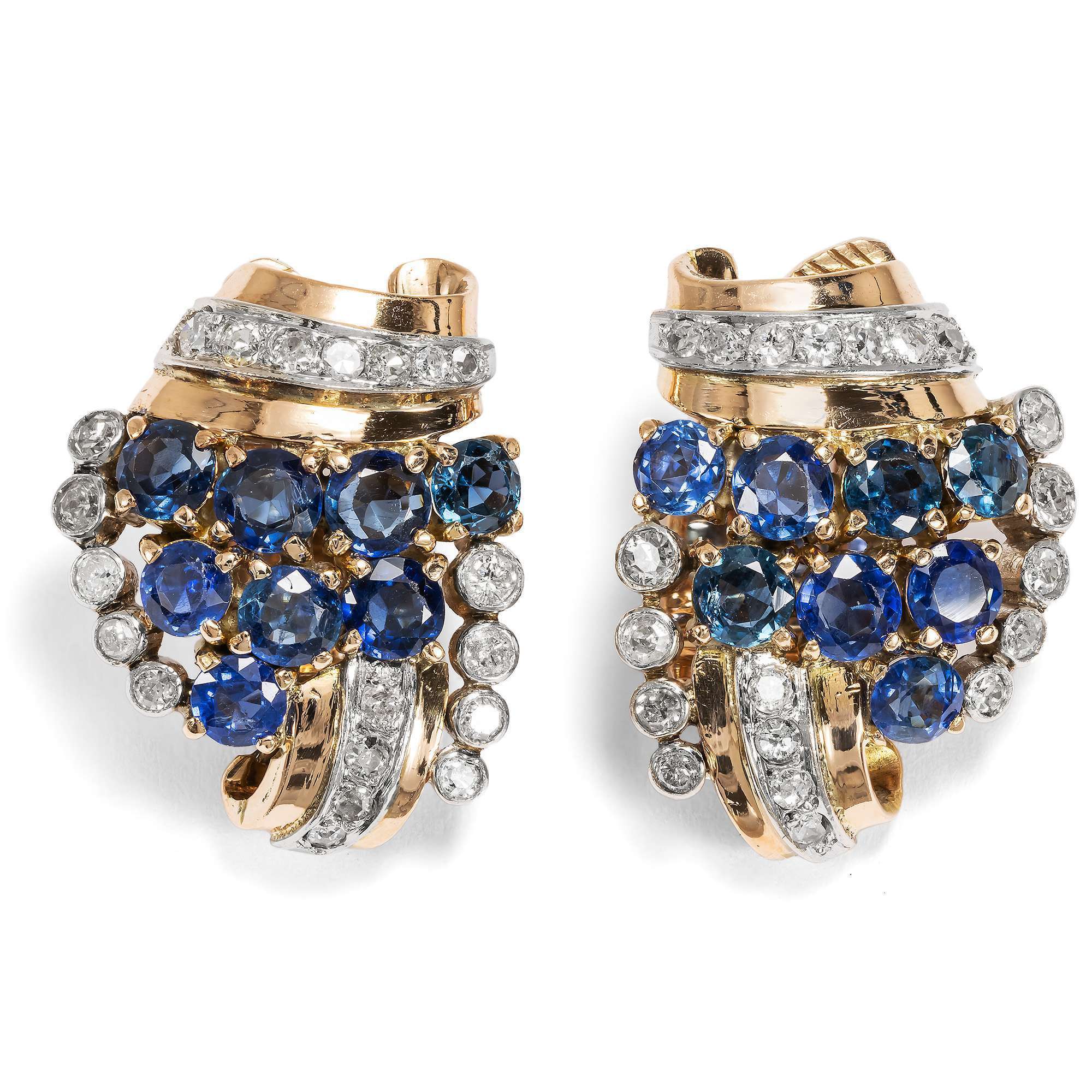 624340-hofer-antikschmuck-Antike-Ohrclips-im-Retro-Style-mit-Saphiren-und-Diamanten-1940er-Jahre-Dramatische-Gesten