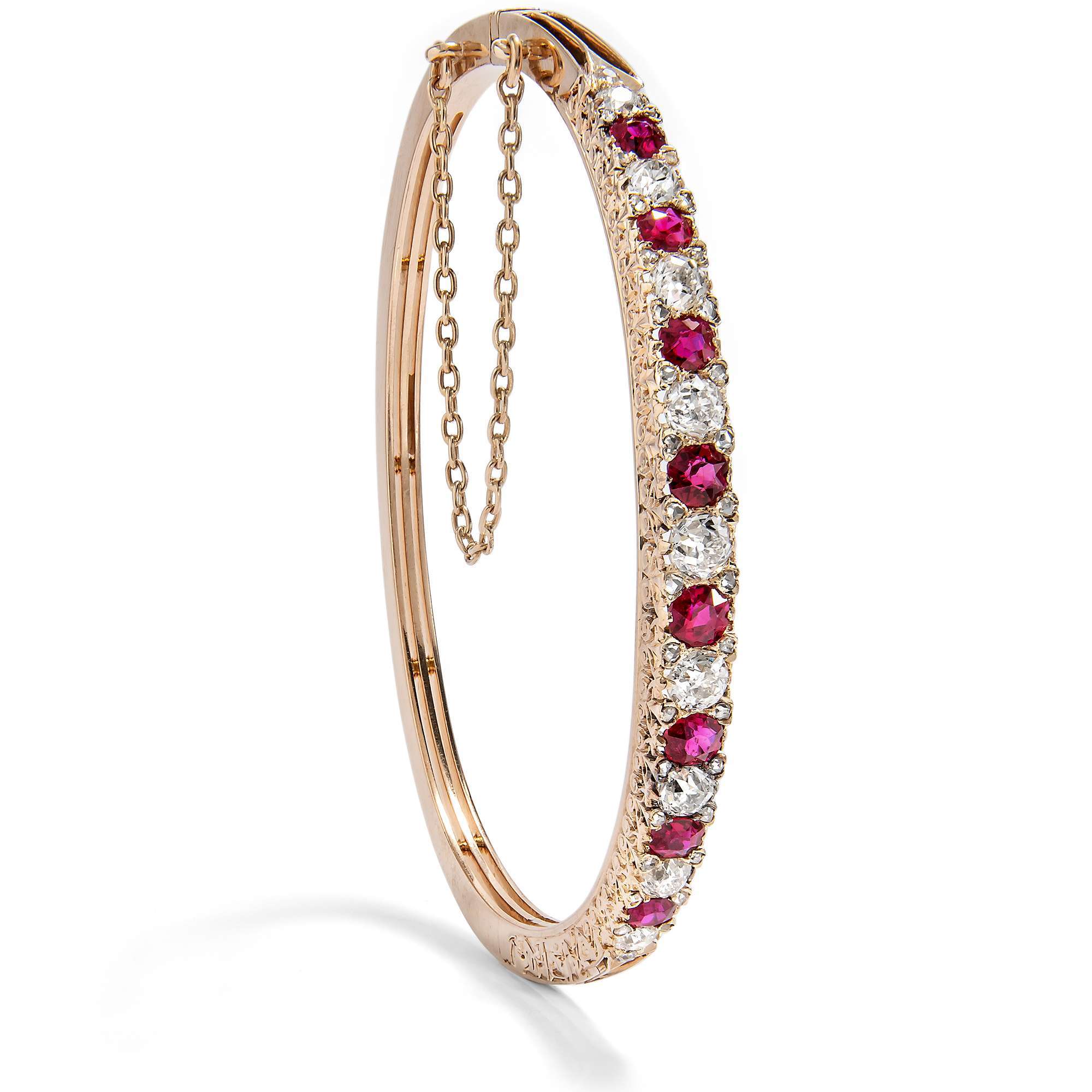624599-hofer-antikschmuck-Antiker-Armreif-mit-Rubinen-und-Diamanten-in-roetlichem-Gold-um-1895-Der-Abend-naht-_2