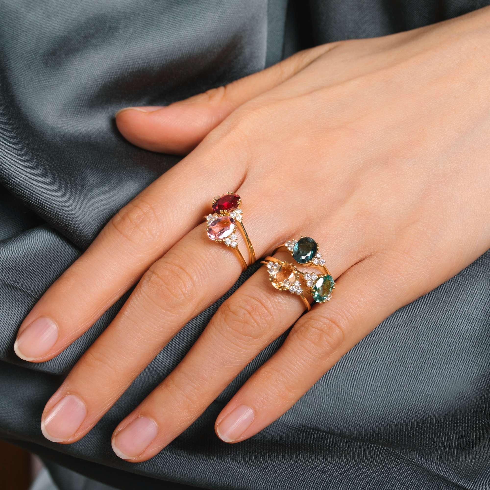 624781-hofer-antikschmuck-aetherischer-Ring-mit-dunkelrosa-Turmalin-und-Diamanten-in-Gold-aus-unserer-Werkstatt-Rosenholz