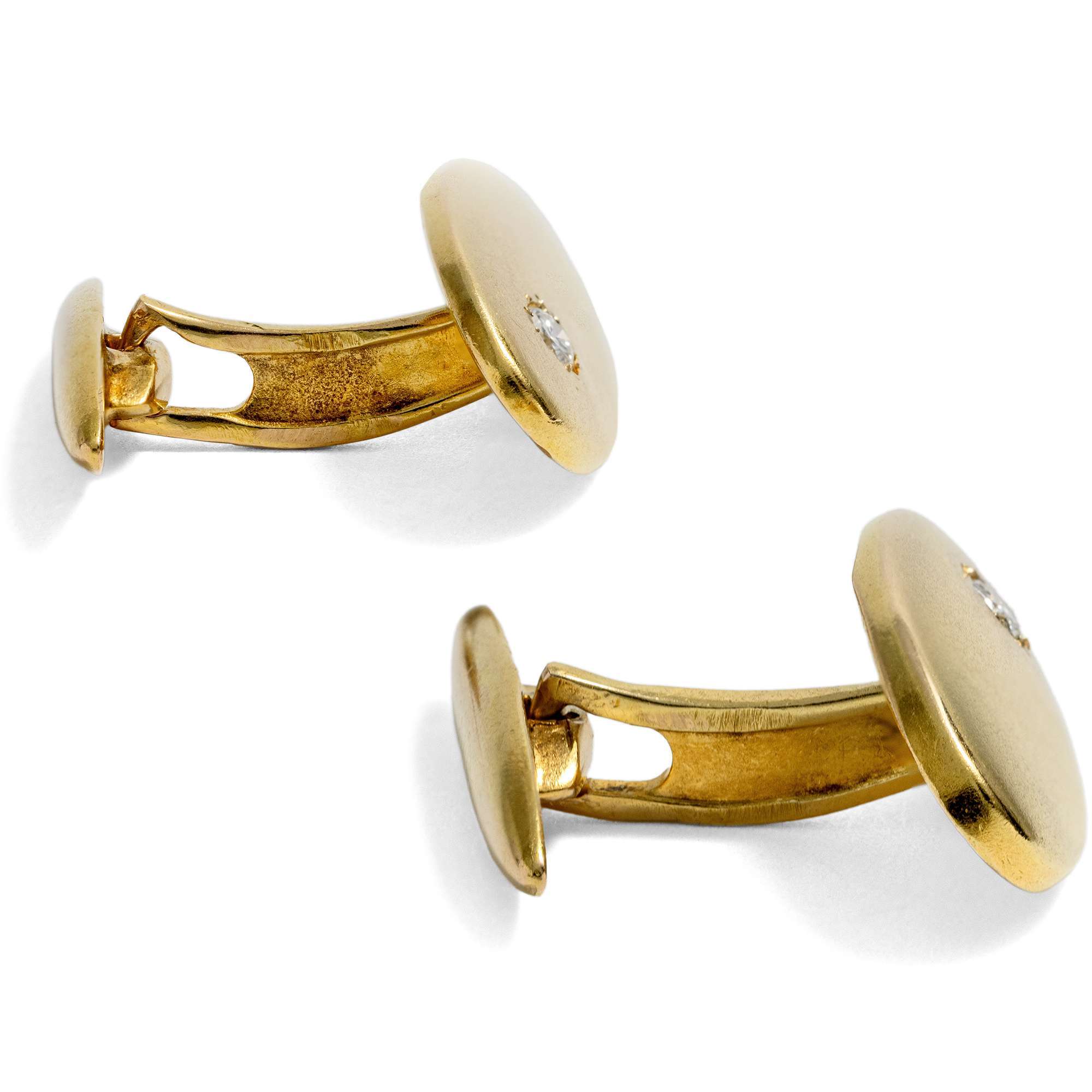 624888-hofer-antikschmuck-Klassische-antike-Manschettenknoepfe-mit-Diamanten-in-Gold-Pforzheim-um-1910-Stil-muss-einfach-sein-_4