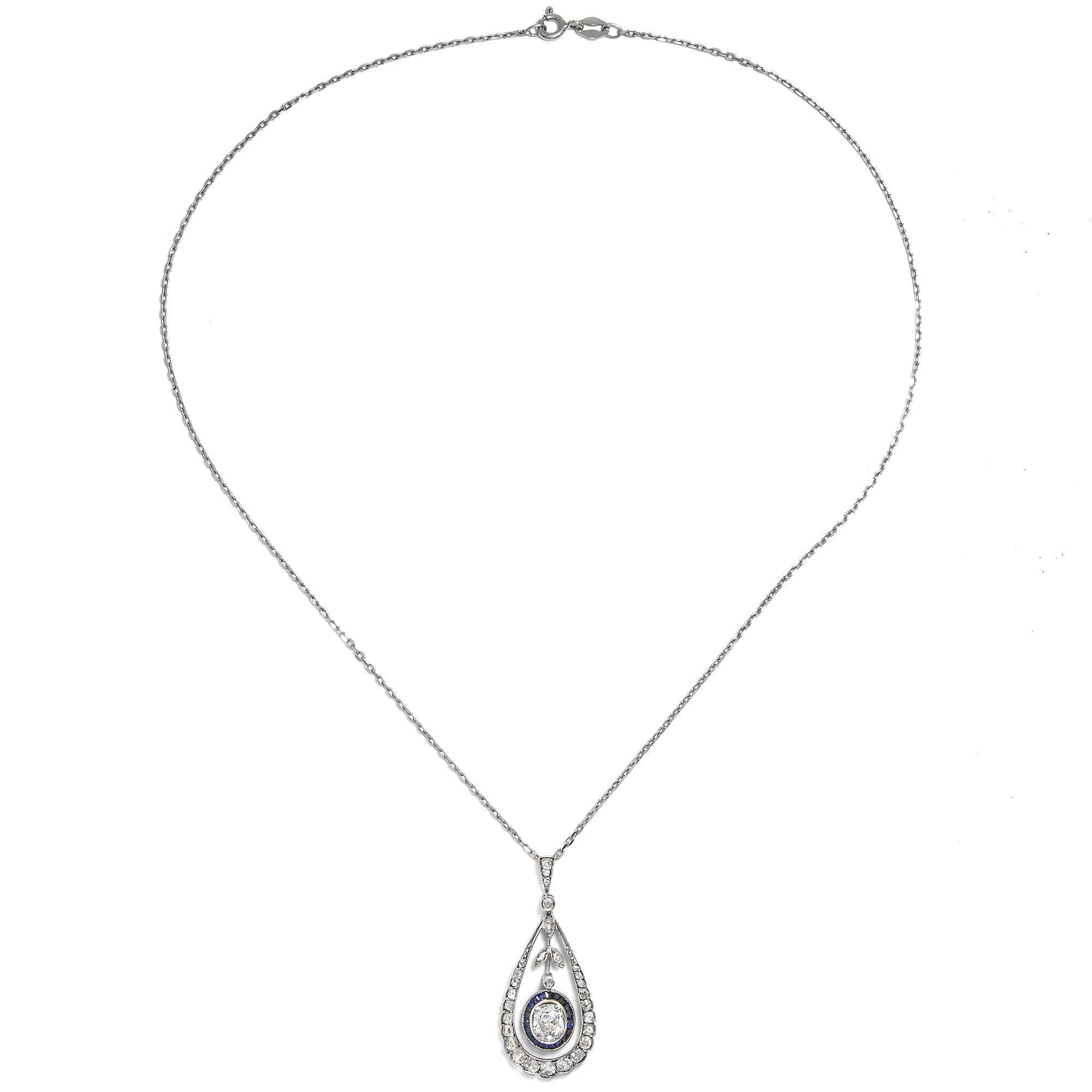 624997-hofer-antikschmuck-Kostbarer-Anhaenger-mit-Diamanten-im-Garland-Style-um-1910-Vom-Gestern-ins-Heute_2