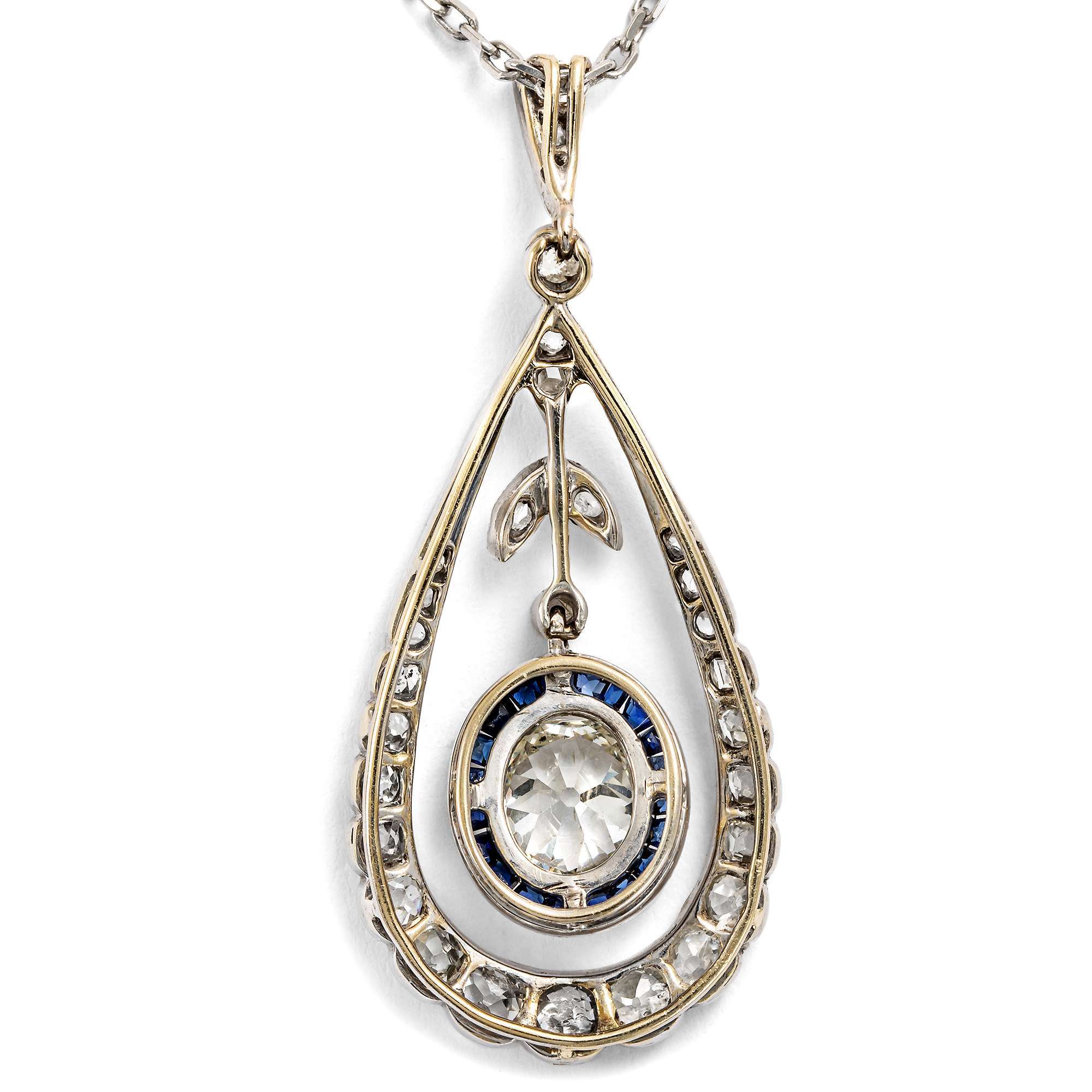 624997-hofer-antikschmuck-Kostbarer-Anhaenger-mit-Diamanten-im-Garland-Style-um-1910-Vom-Gestern-ins-Heute_4