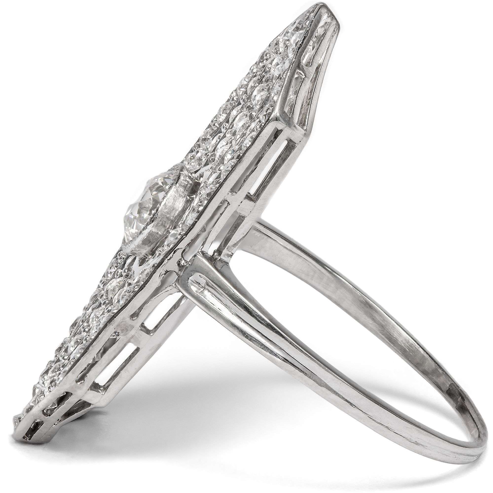 625227-hofer-antikschmuck-Eleganter-Ring-mit-Diamanten-in-Platin-um-1925-Diamonds-for-Dinner_1
