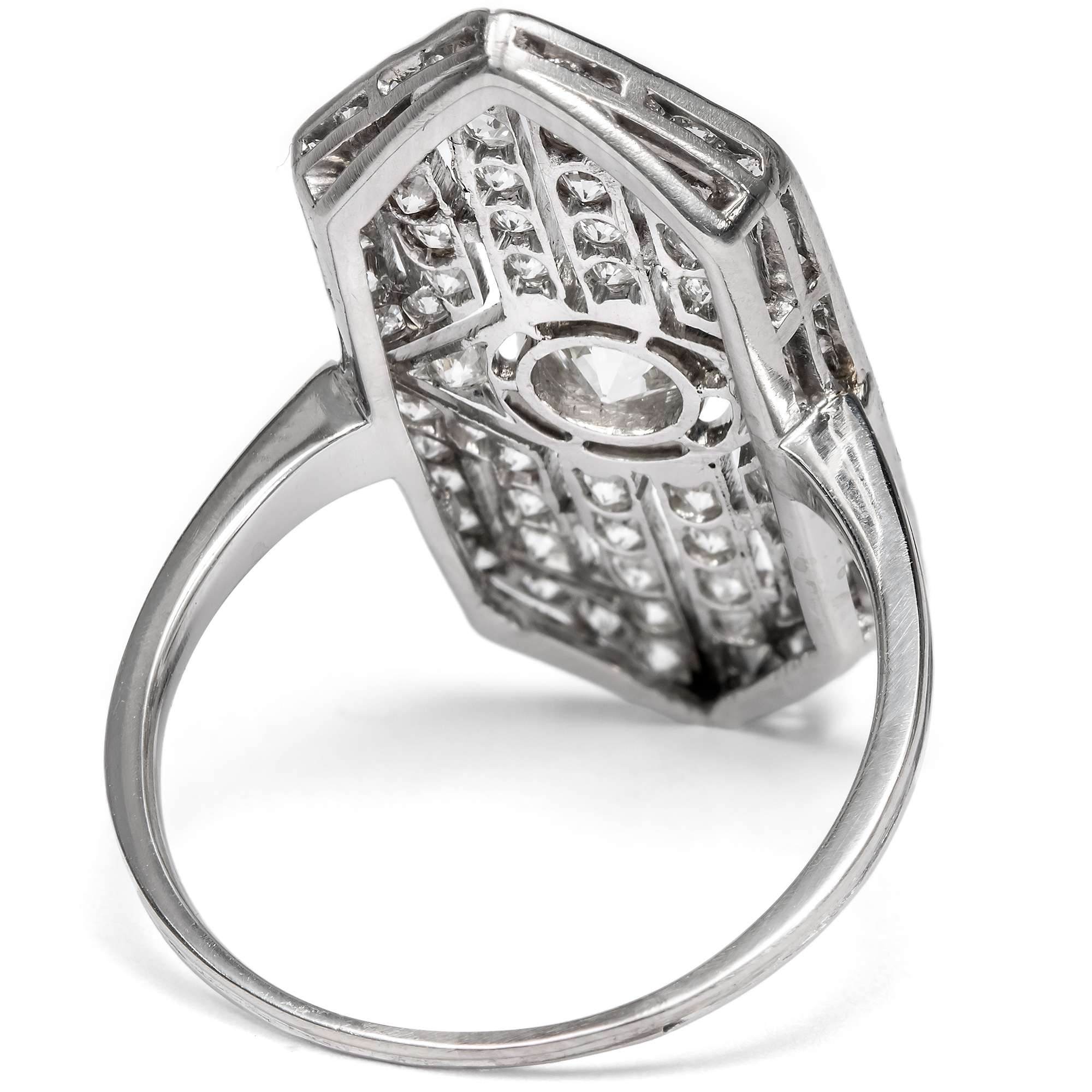 625227-hofer-antikschmuck-Eleganter-Ring-mit-Diamanten-in-Platin-um-1925-Diamonds-for-Dinner_4