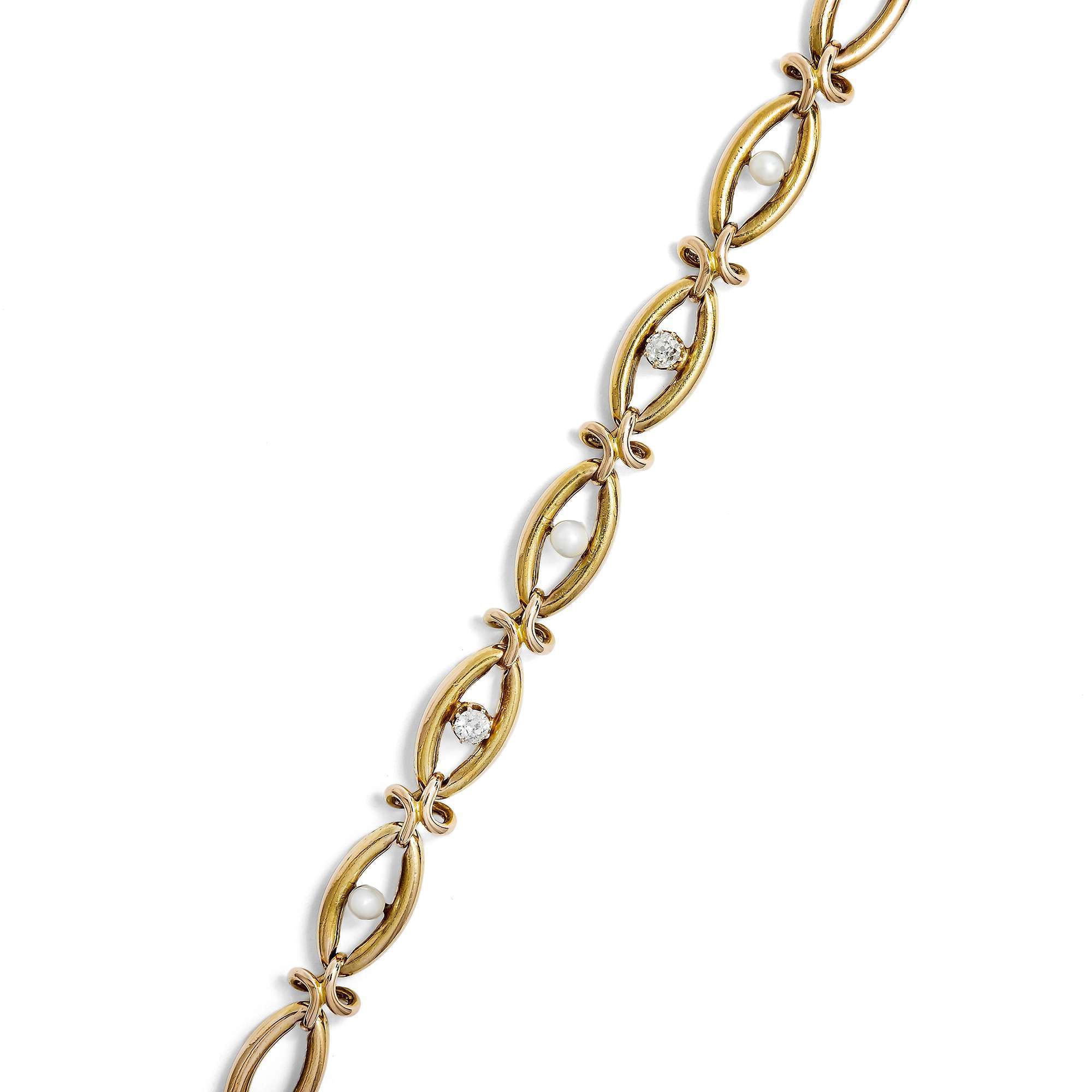 625590-hofer-antikschmuck-Elegantes-Jugendstil-Armband-mit-Diamanten-und-Orientperlen-in-Gold-Deutschland-um-1910-Fliessende-Formen_3