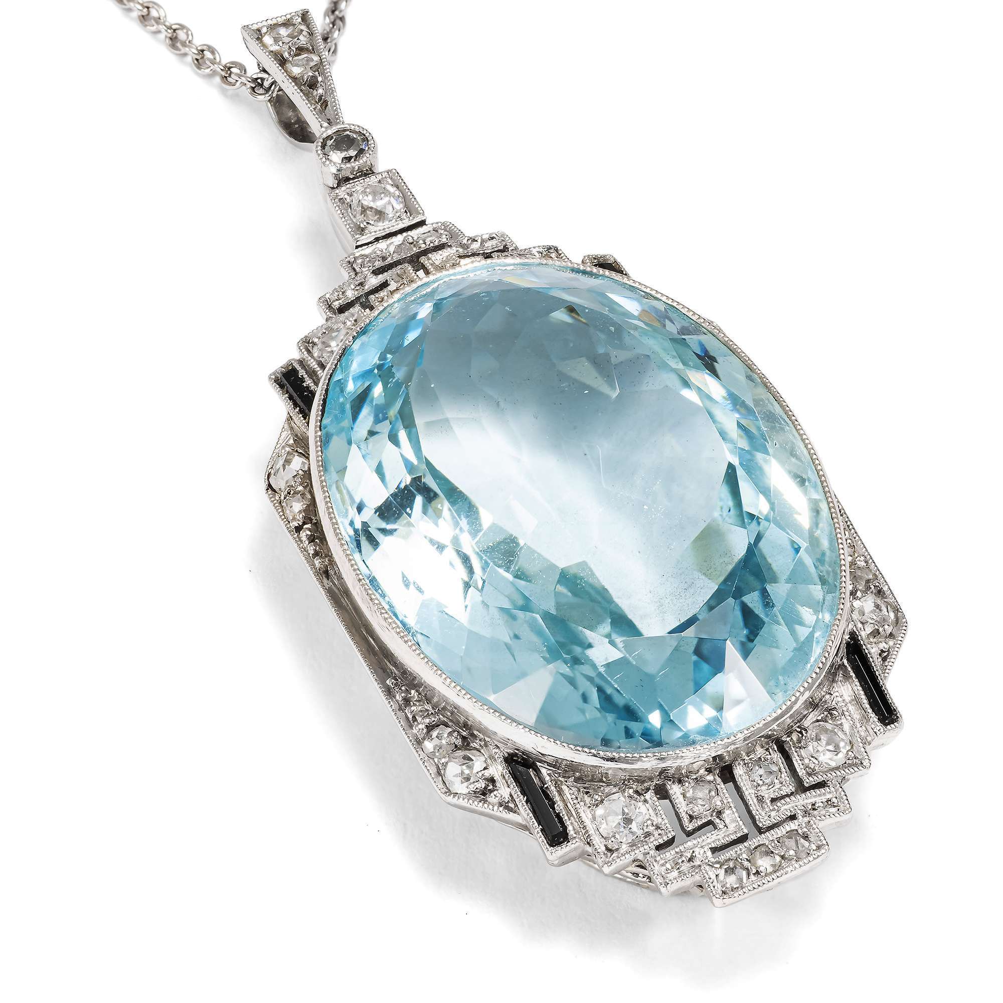 625914-hofer-antikschmuck-Avantgardistischer-Anhaenger-mit-Aquamarin-und-Onyx-an-Platinkette-um-1925-Im-Zeichen-der-Moderne_4