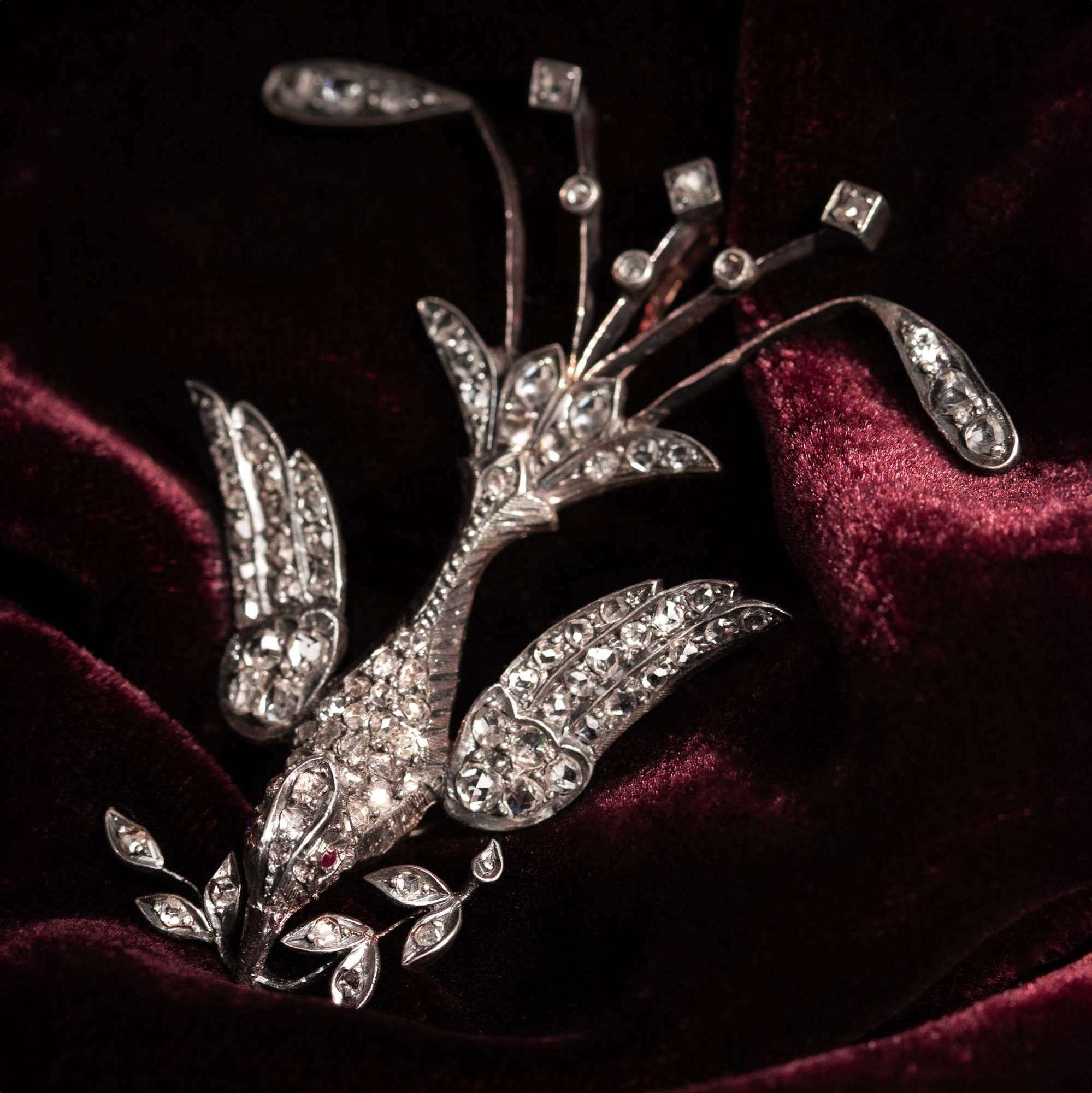 626073-hofer-antikschmuck-Antiker-Vogel-aus-Diamanten-in-Silber-und-Gold-als-Brosche-und-Anhaenger-um-1880-Pax-et-Pulchritudo_6