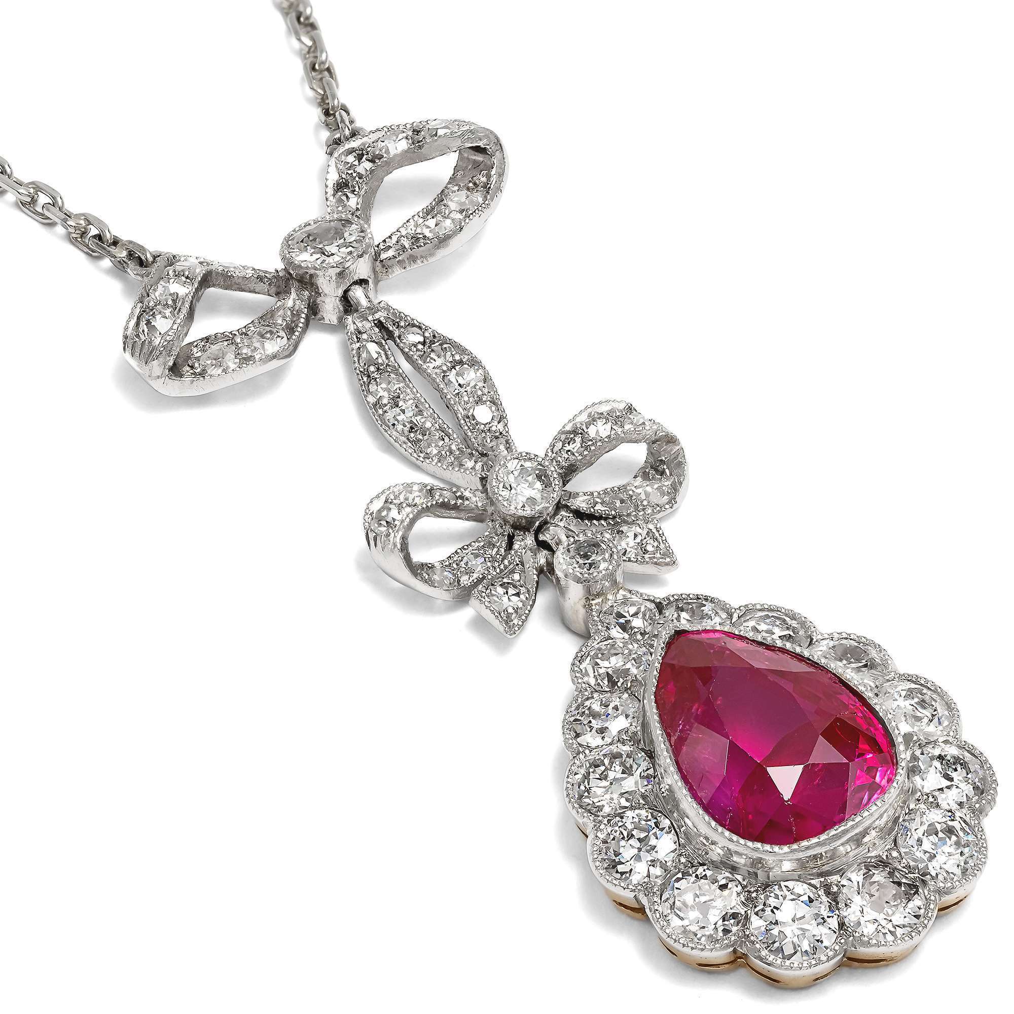 626102-hofer-antikschmuck-Kostbares-Collier-mit-unbehandeltem-Rubin-aus-Burma-und-Diamanten-in-Platin-um-1910-Leidenschaft-fest-angebunden_3