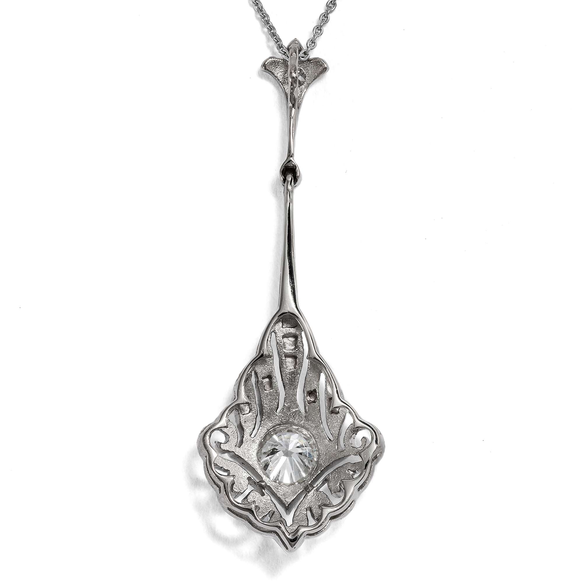 626236-hofer-antikschmuck-Eleganter-Anhaenger-mit-Diamanten-im-Stil-des-Art-Deco-aus-unserer-Werkstatt-Sterne-ueber-dem-Kurfuerstendamm_3