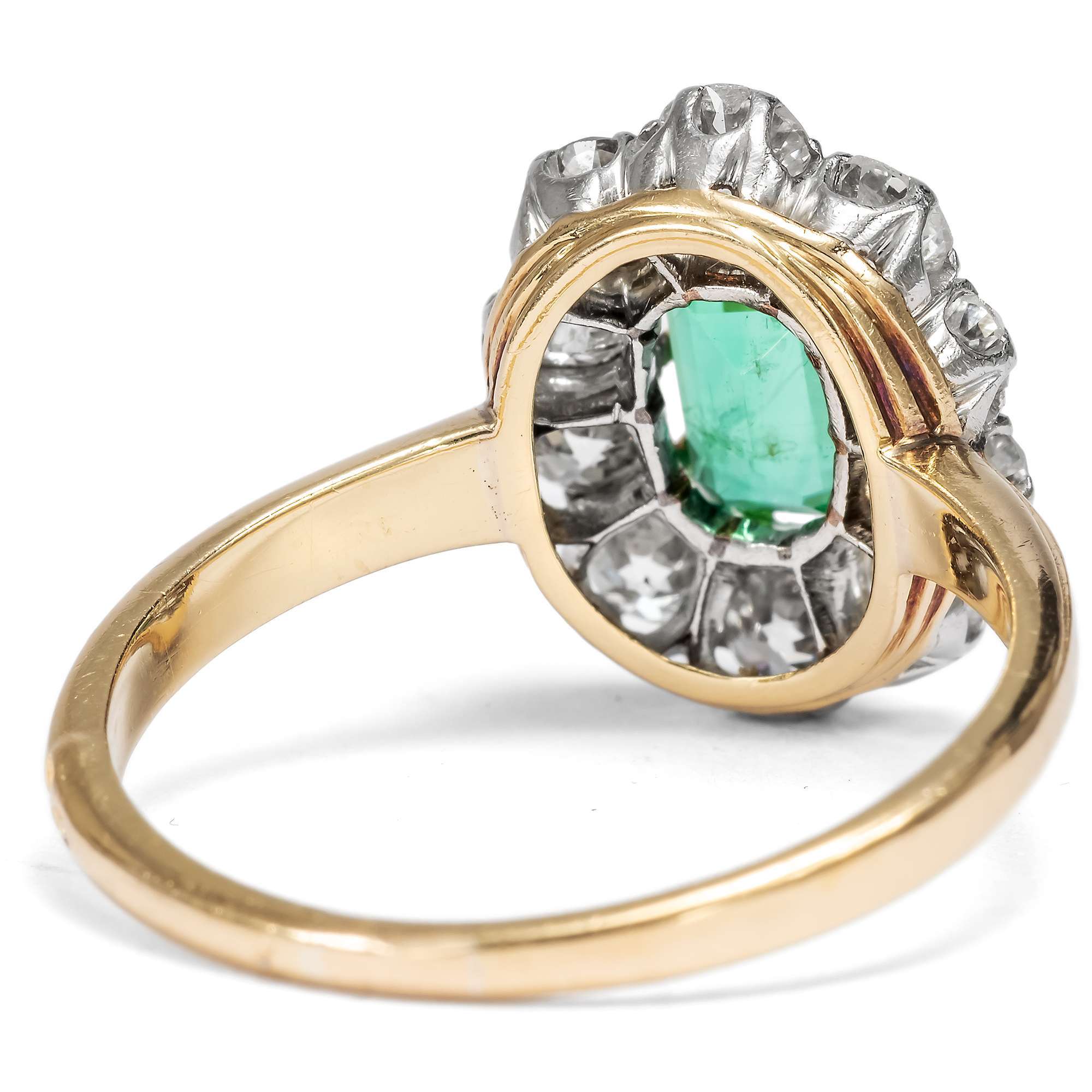 626446-hofer-antikschmuck-Antiker-Ring-der-Belle-epoque-mit-Smaragd-und-Diamanten-im-Altschiff-um-1910-und-spaeter-Von-Sambia-nach-Paris-_5