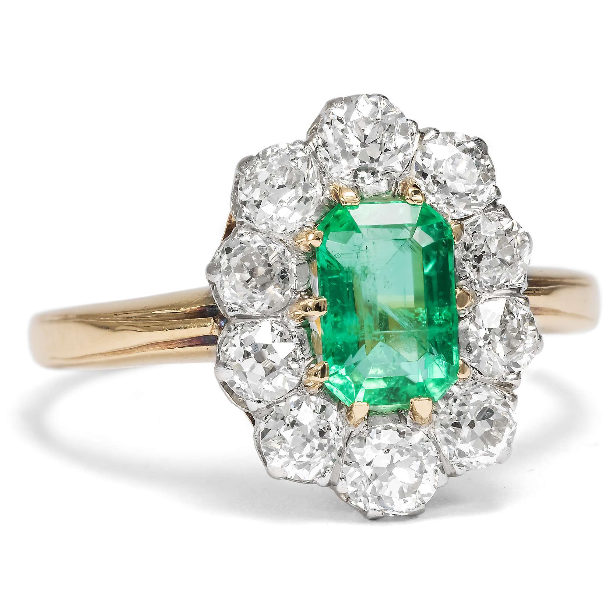 626446-hofer-antikschmuck-Antiker-Ring-der-Belle-epoque-mit-Smaragd-und-Diamanten-im-Altschiff-um-1910-und-spaeter-Von-Sambia-nach-Paris
