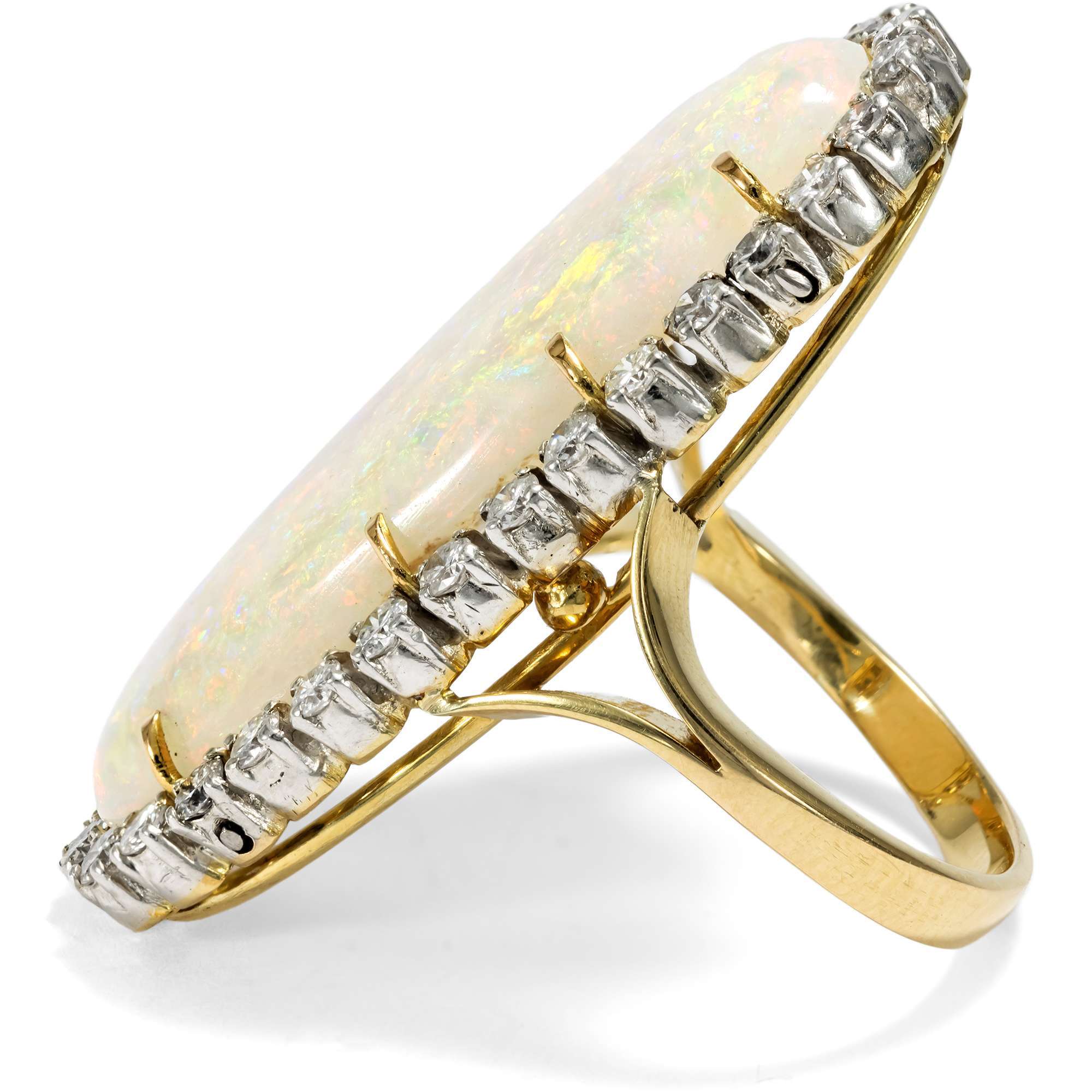 626506-hofer-antikschmuck-Eindrucksvoller-vintage-Ring-mit-Opal-und-Diamanten-in-Gold-und-Silber-um-1980-Im-Gegenlicht_3
