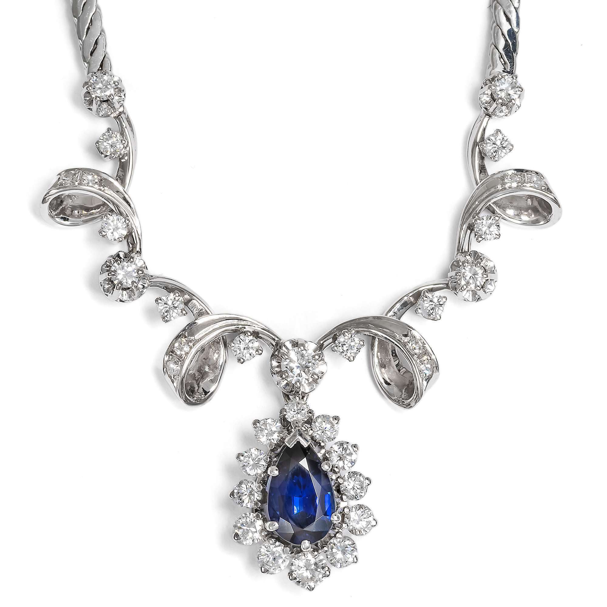 626544-hofer-antikschmuck-Hochwertiges-Collier-aus-Weissgold-blauem-Saphir-und-1-35-ct-Brillanten-Deutschland-um-1975-Mitternacht-trifft-Morgentau