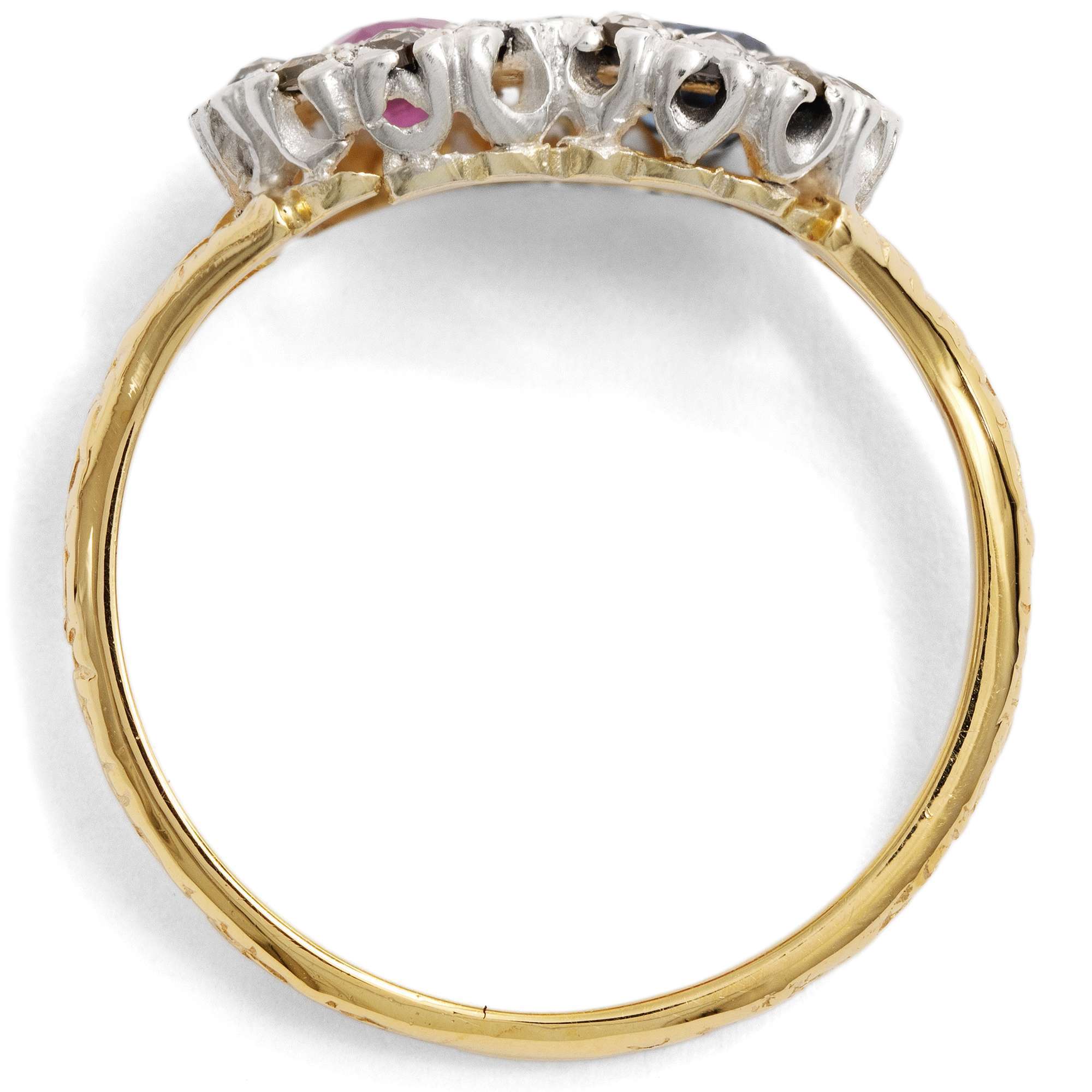 626971-hofer-antikschmuck-Nostalgischer-Ring-aus-Gold-und-Silber-mit-Diamanten-Saphir-und-Rubin-London-um-2000-In-ewiger-Verbindung_4