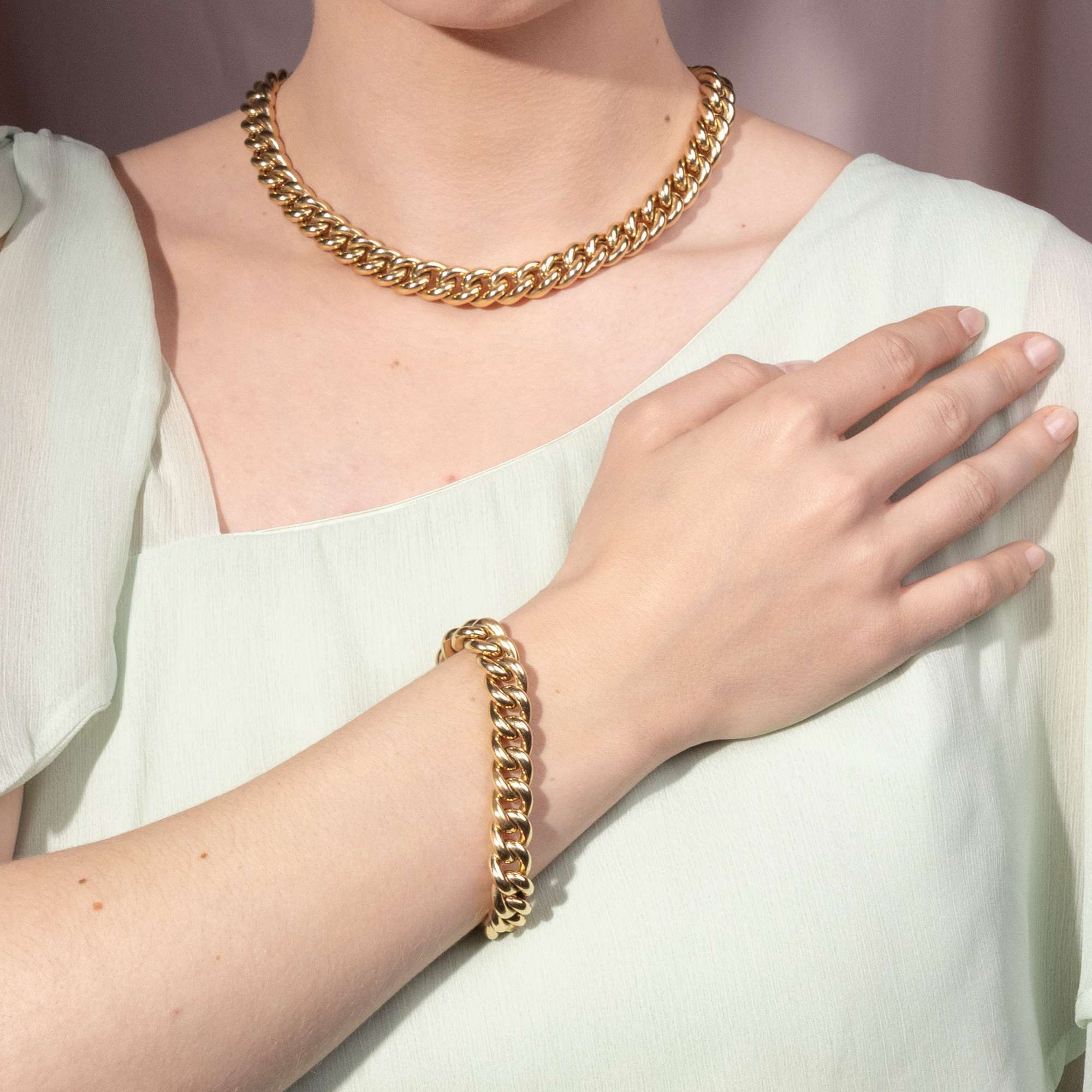 627153-hofer-antikschmuck-Kraeftiges-vintage-Collier-mit-passendem-Armband-aus-Gold-um-1985-Das-goldene-Zeitalter_4