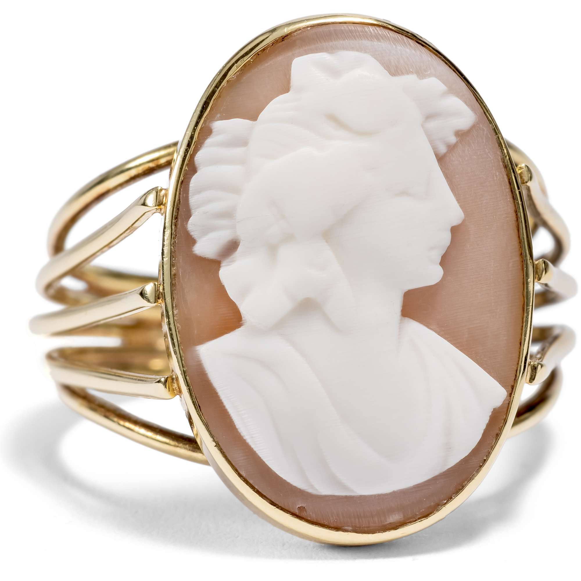 627297-hofer-antikschmuck-Goldener-Ring-mit-aelterer-Muschelgemme-einer-Bacchantin-in-Gold-um-1880-1960-Rauschende-Feste-wilde-Gelage